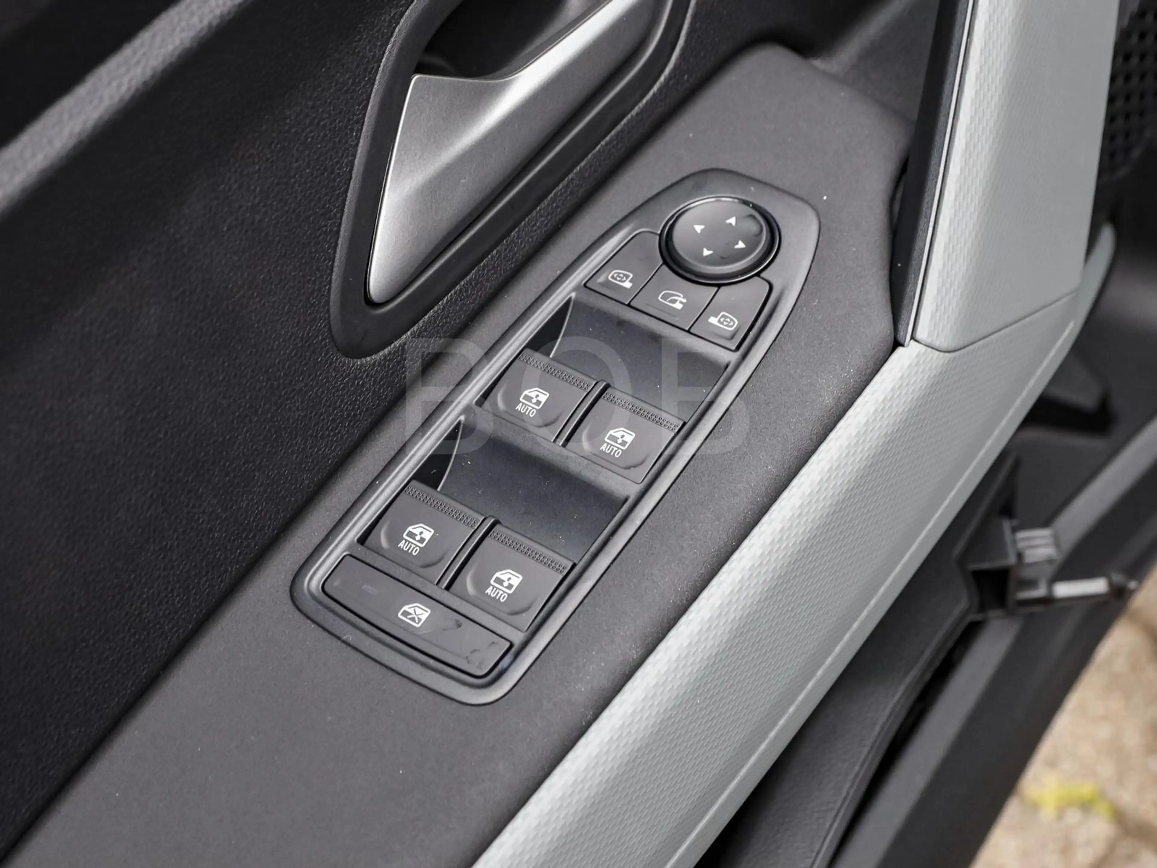 Dacia Duster Extreme TCe 130 SHZ PDC LHZ FSHZ 360° — photo 9