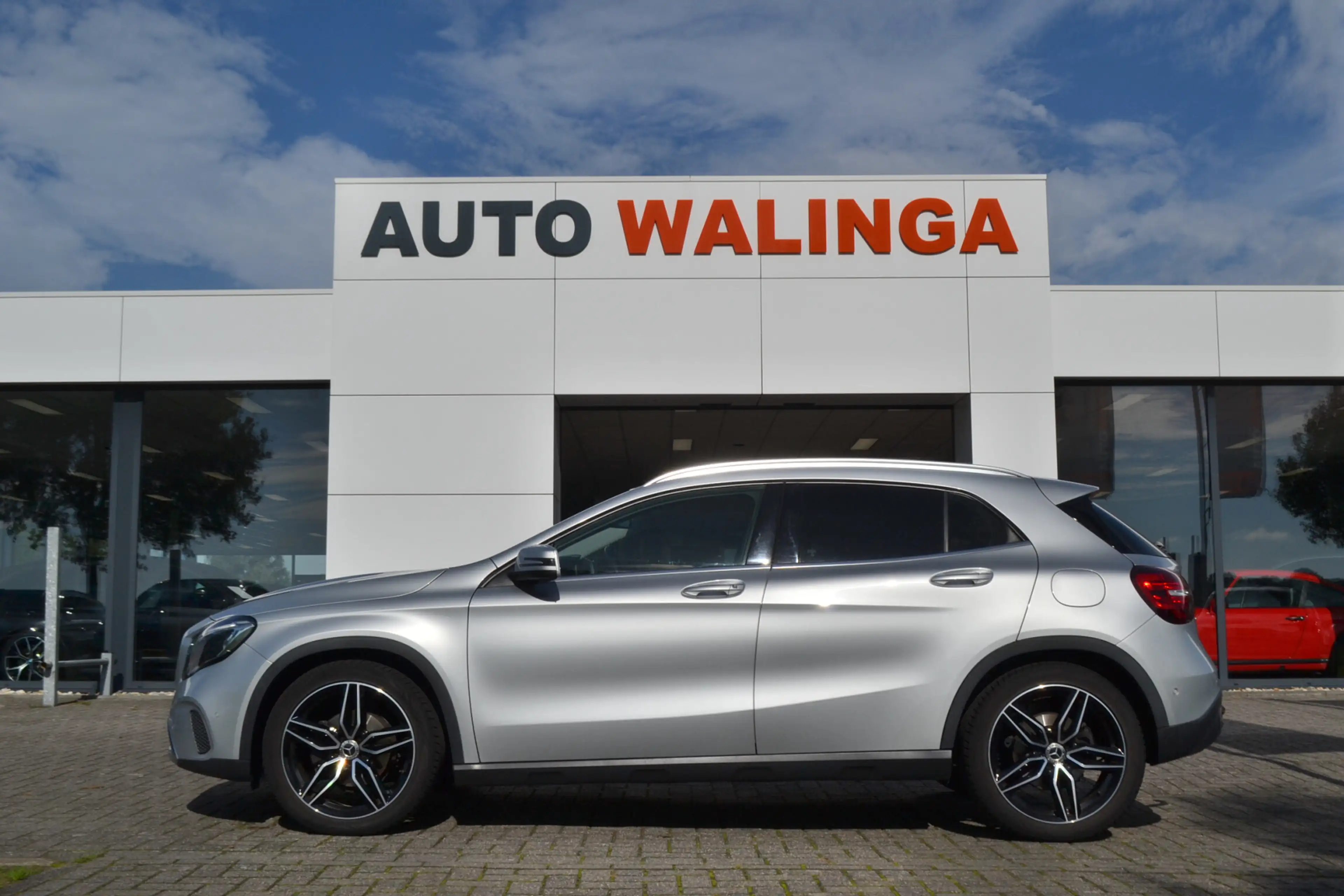 Mercedes-Benz GLA 180 Automaat | Leer | Carplay | Stoelverw. | Navigatie — photo 2