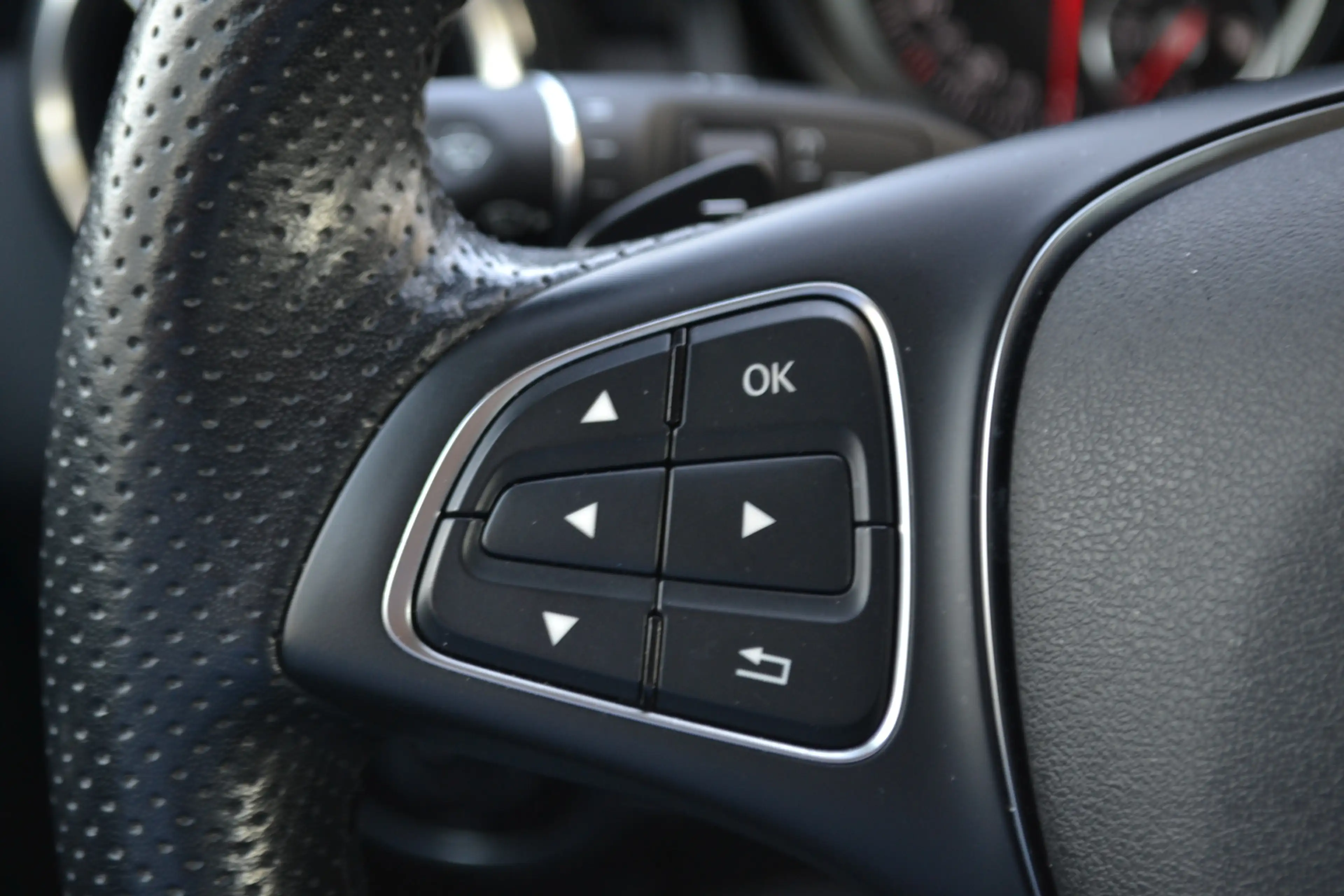 Mercedes-Benz GLA 180 Automaat | Leer | Carplay | Stoelverw. | Navigatie — photo 14