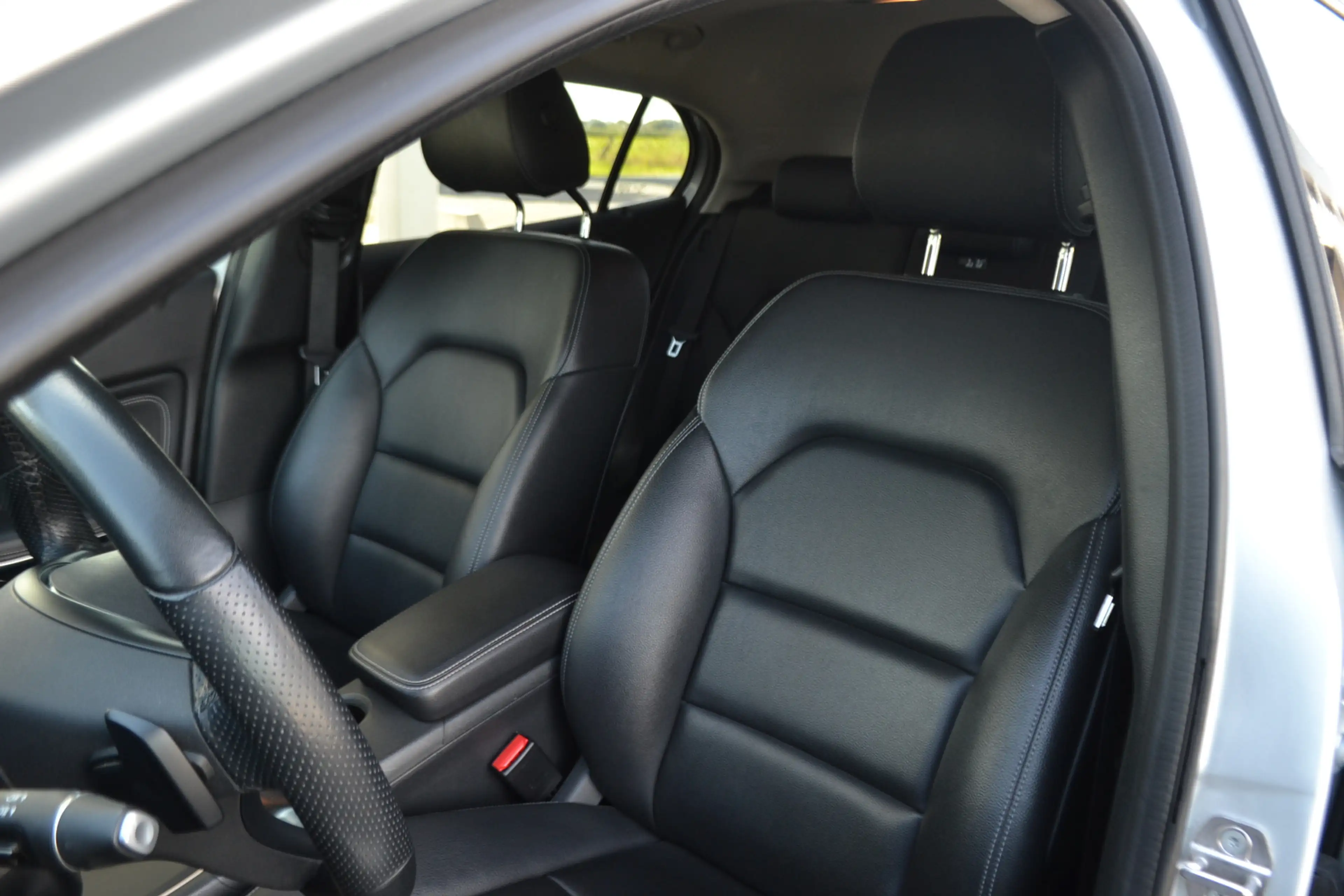 Mercedes-Benz GLA 180 Automaat | Leer | Carplay | Stoelverw. | Navigatie — photo 9