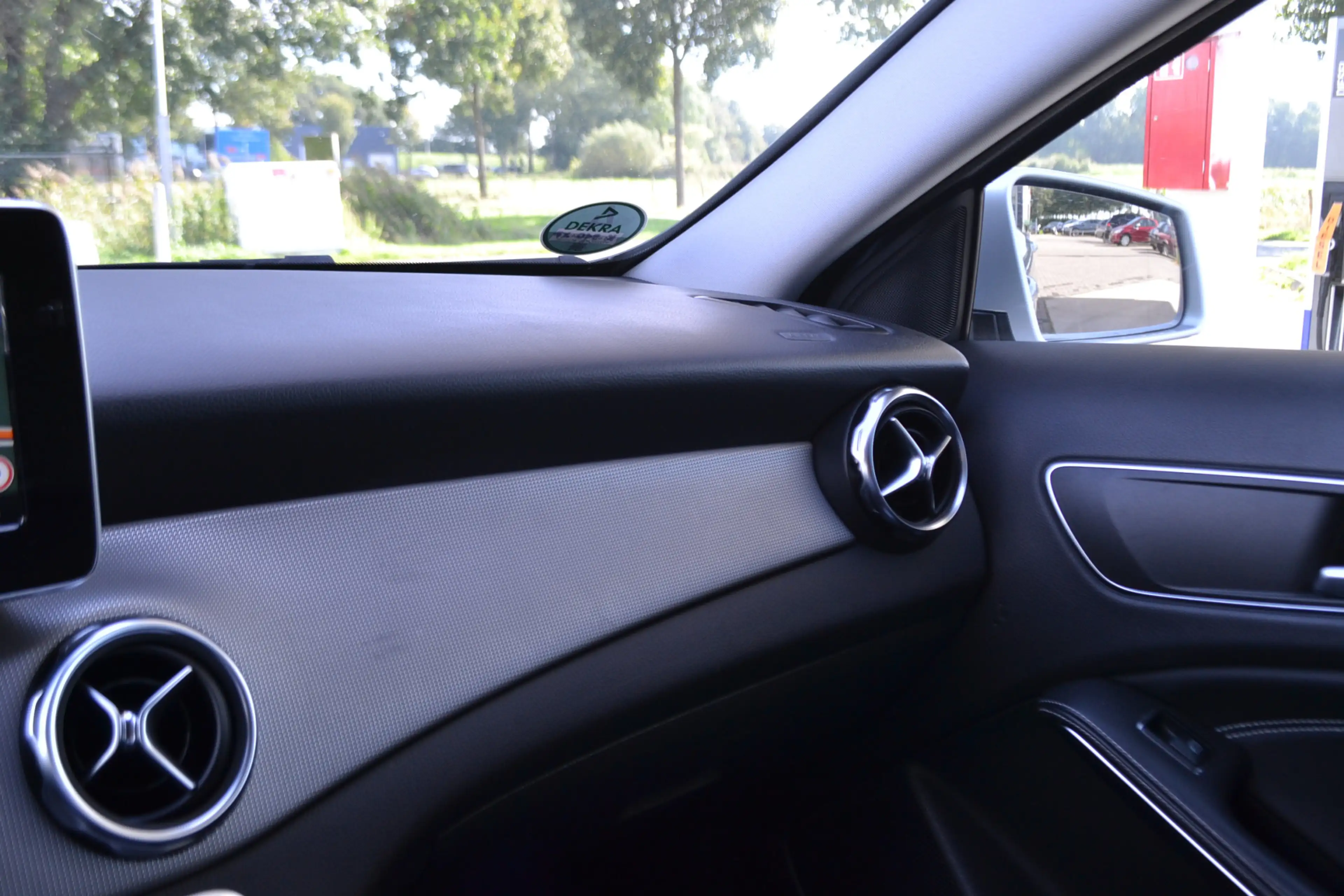 Mercedes-Benz GLA 180 Automaat | Leer | Carplay | Stoelverw. | Navigatie — photo 16
