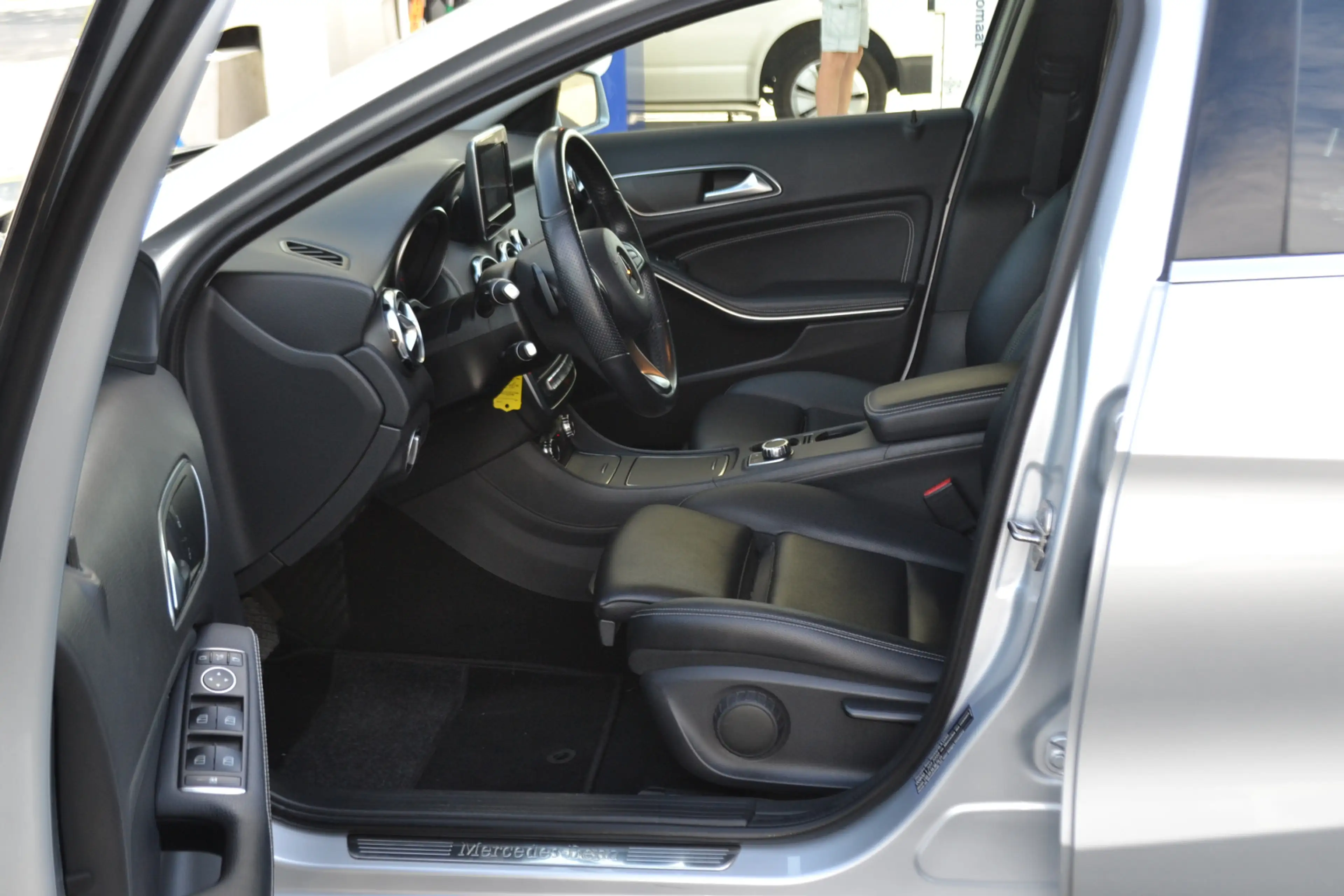 Mercedes-Benz GLA 180 Automaat | Leer | Carplay | Stoelverw. | Navigatie — photo 17