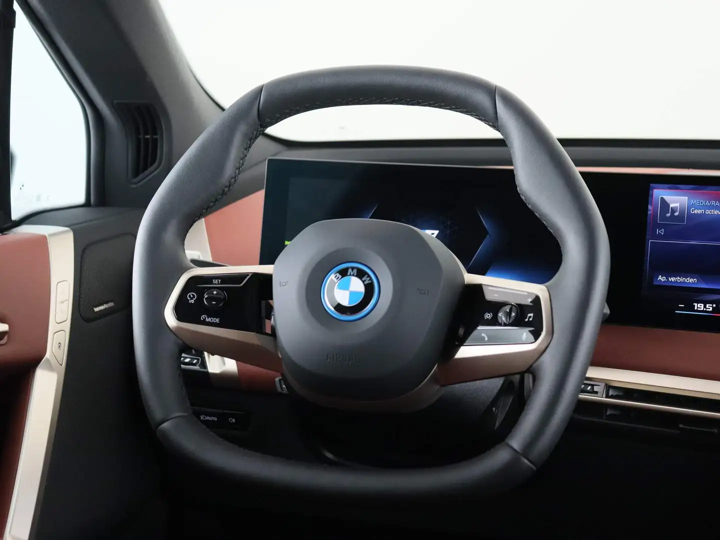 BMW iX M60 High Executive 112 kWh incl. Klasse 5 Alarmsys Grigio - 2