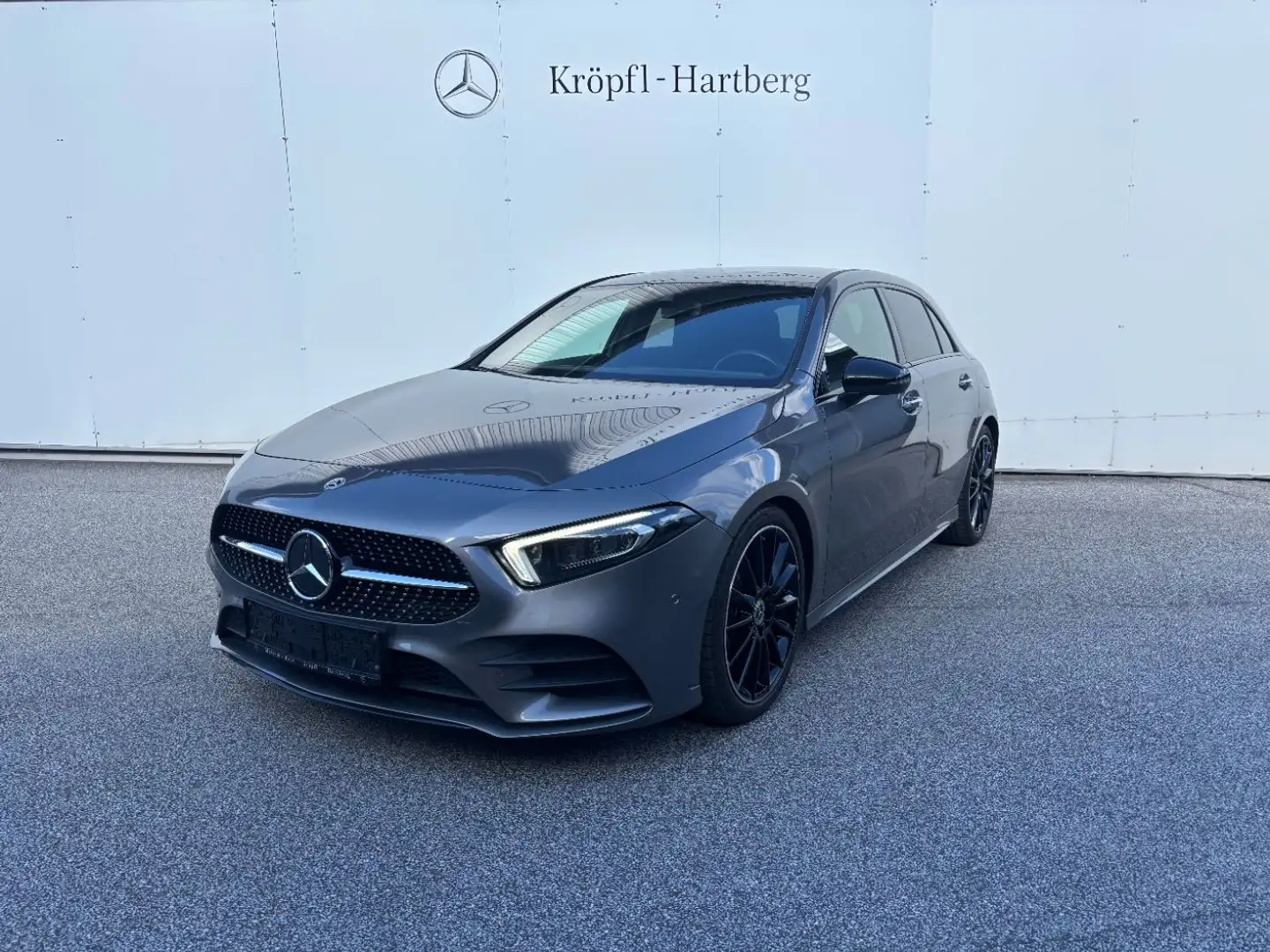 Mercedes-Benz A 200 AMG Line PTS Shz Distr Ambi Mbeam AMG Pano - 2