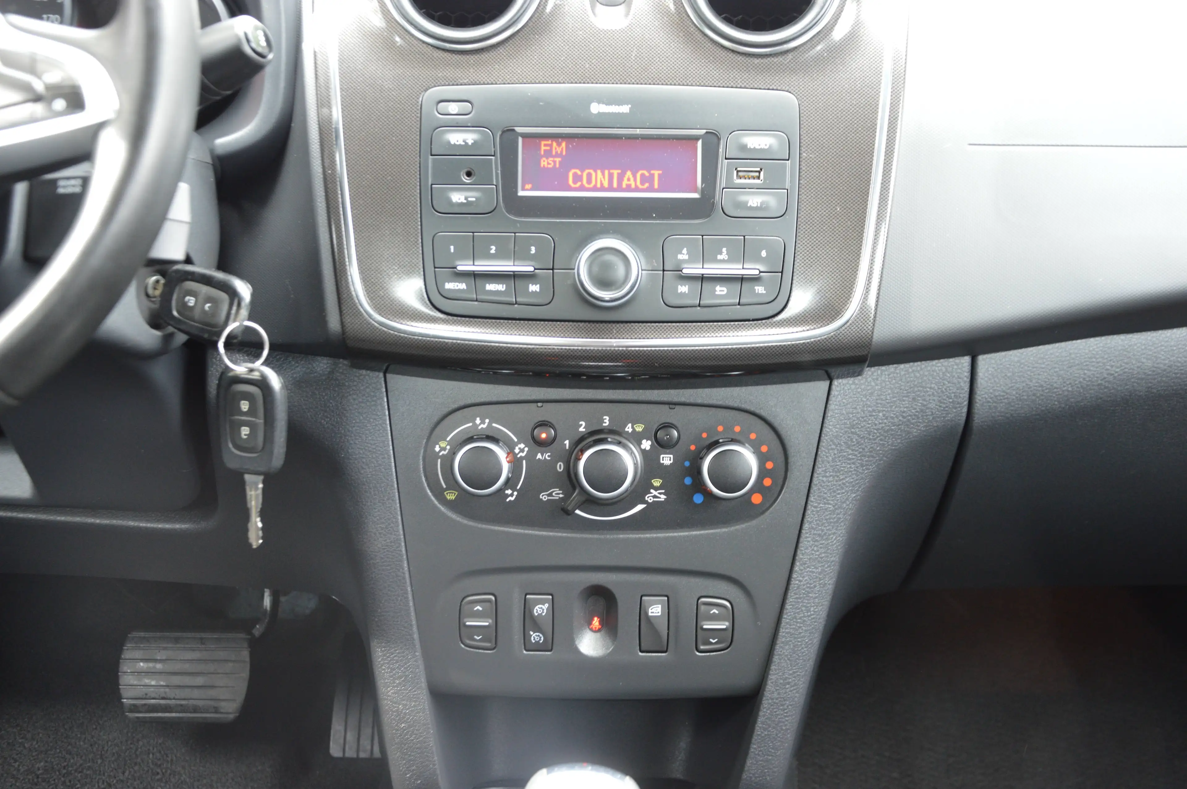 Dacia Logan 0.9TCe Lauréate BOITE AUTO CLIM CRUIS 55.791KM — photo 14