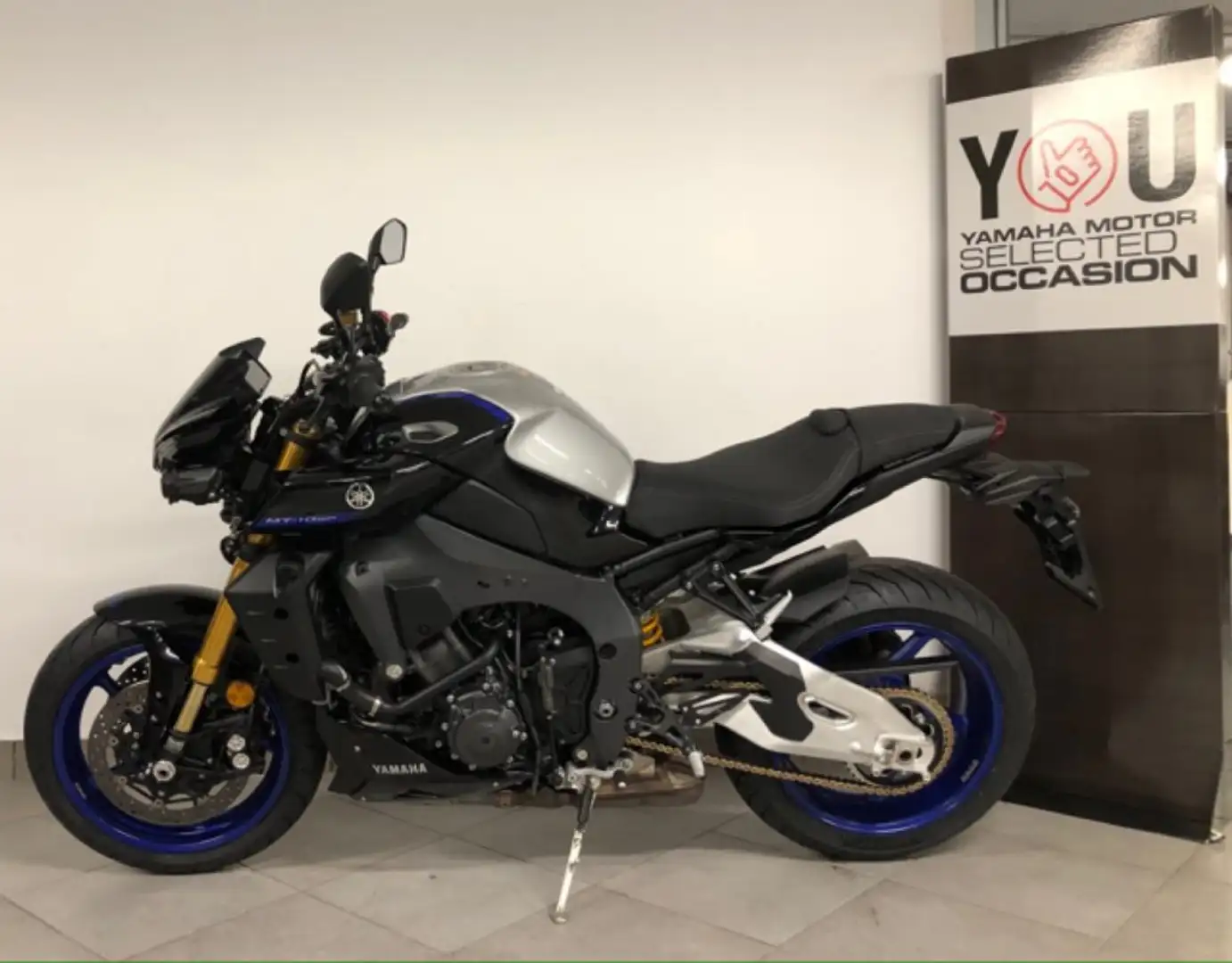 Yamaha MT-10 Naked Grigio - 2