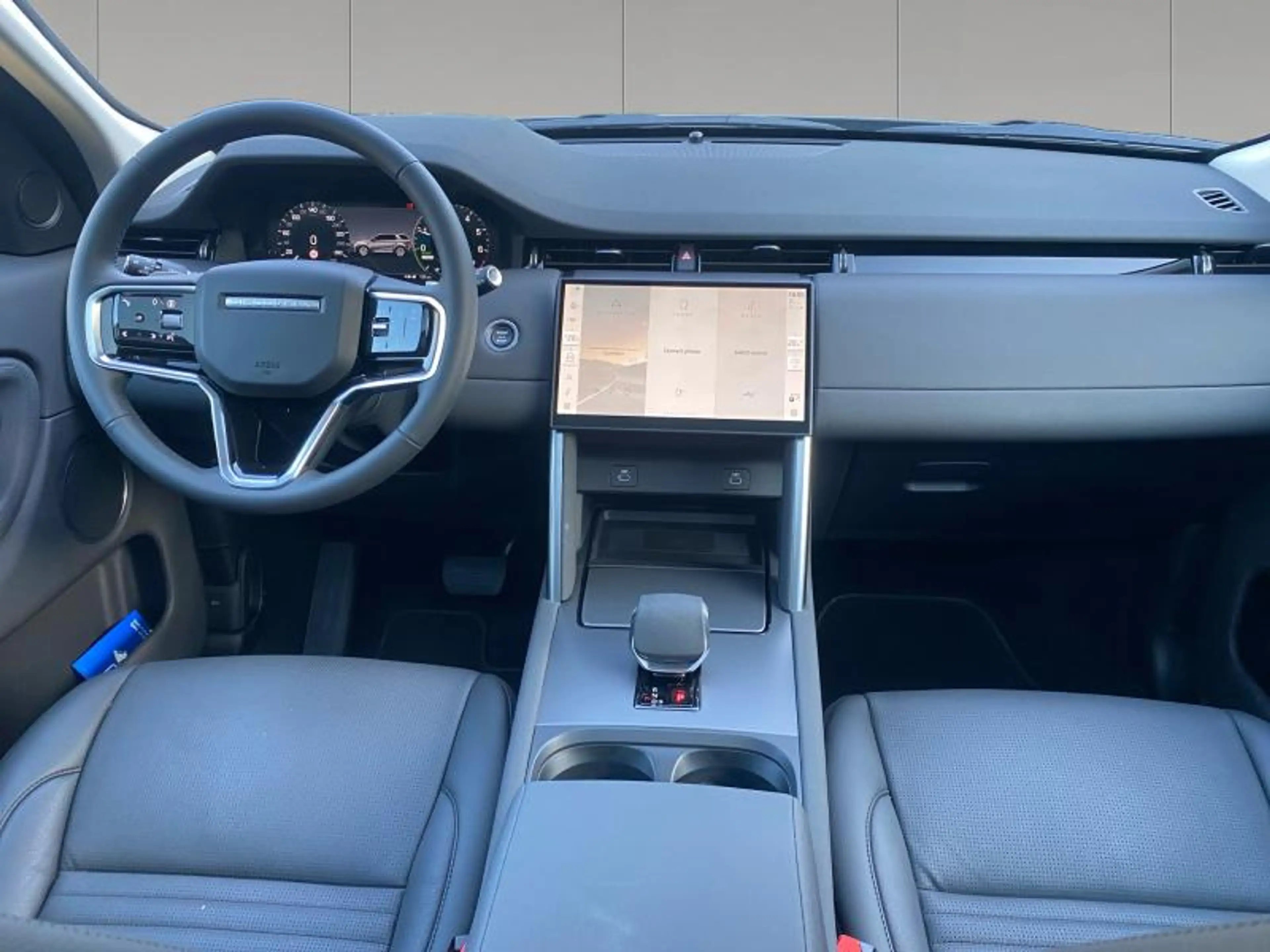Land Rover Discovery Sport P270e S Warranty until 10/2030 — photo 4