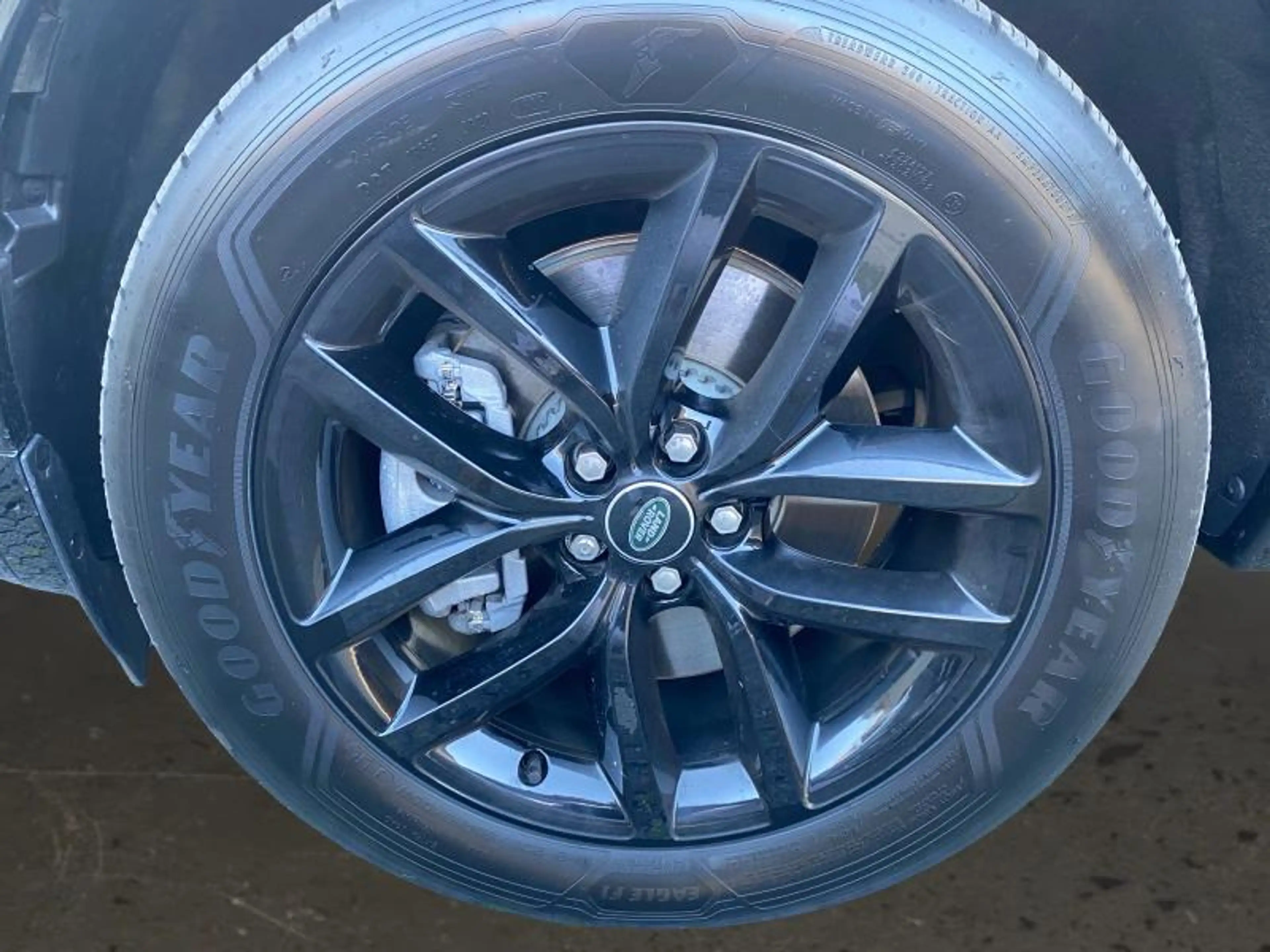 Land Rover Discovery Sport P270e S Warranty until 10/2030 — photo 9