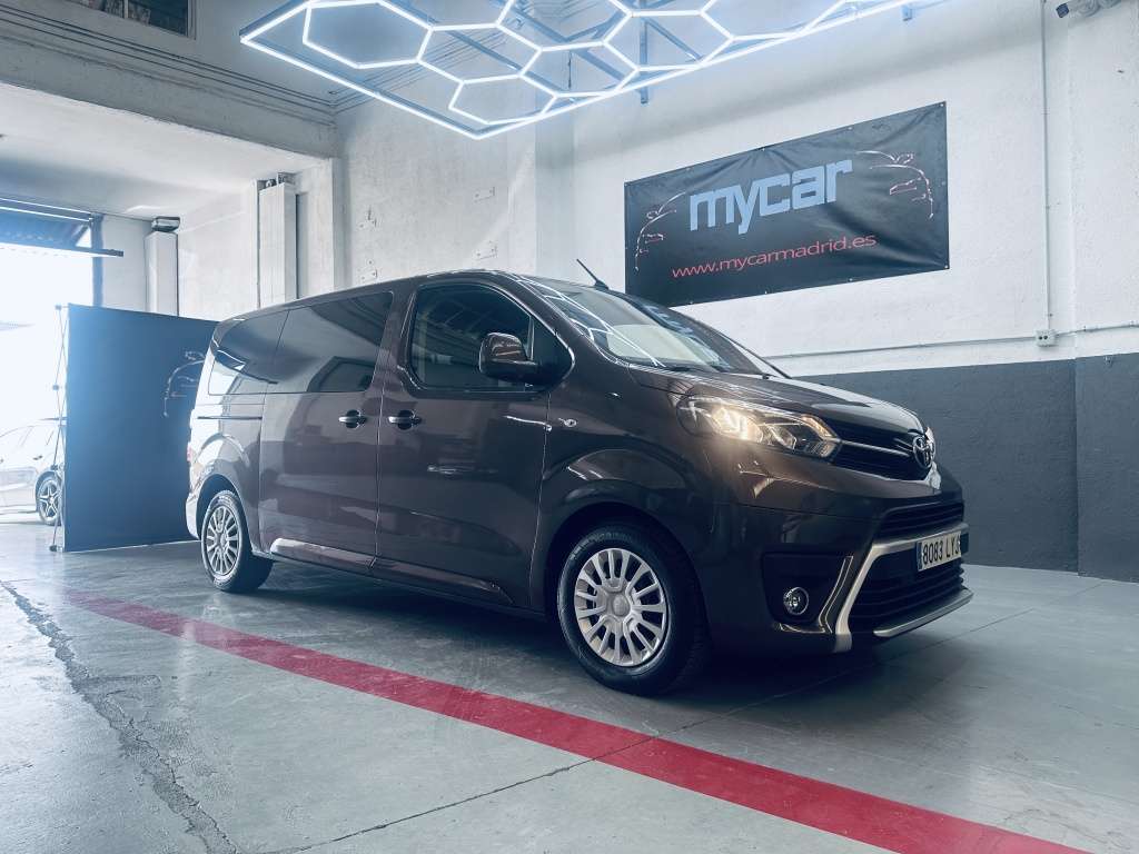 Toyota Proace Shuttle L2 2.0D 8pl. Portón VX Plus 180 Aut. - foto 1