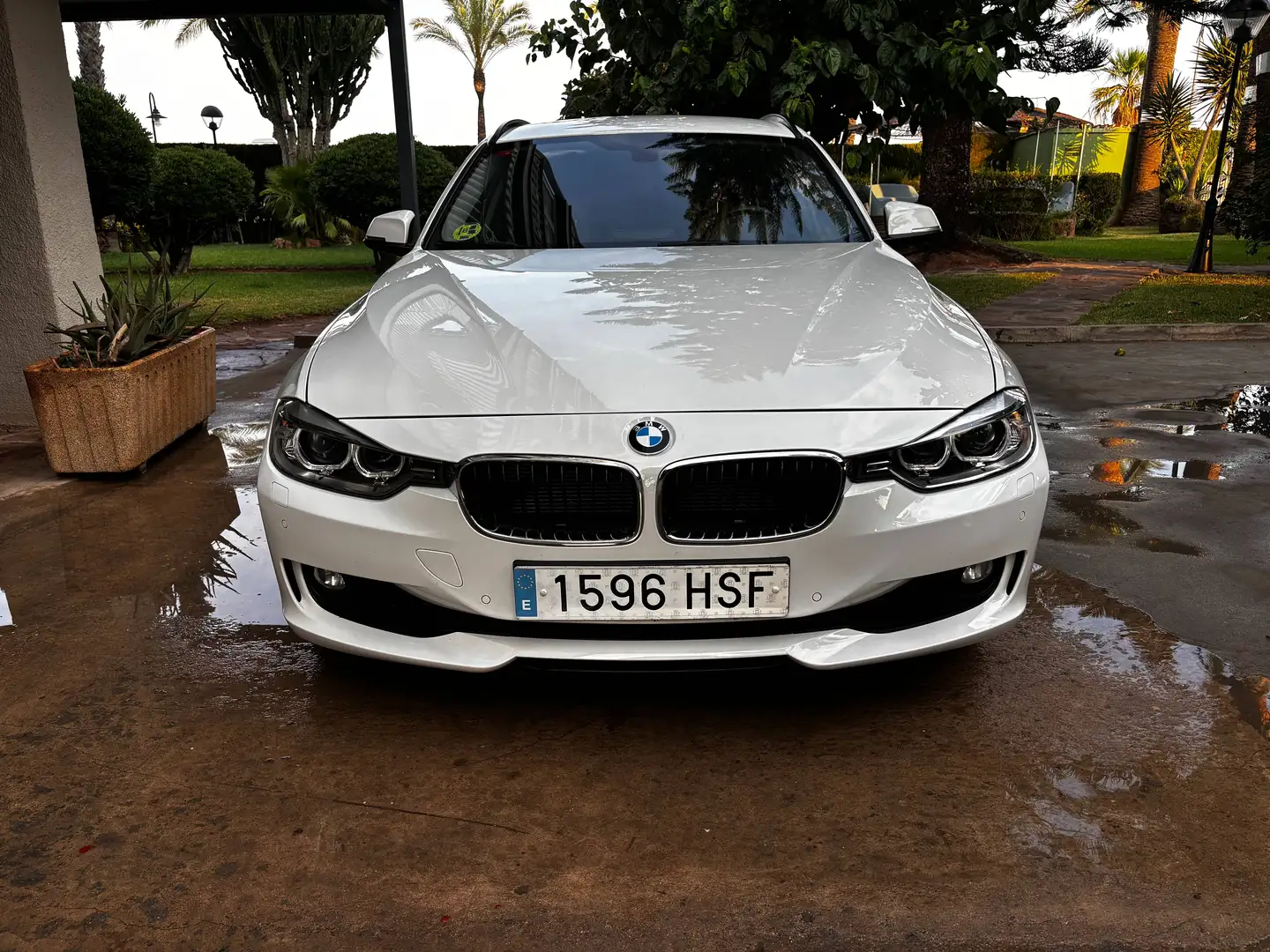BMW 320 320dA Touring Blanco - 2