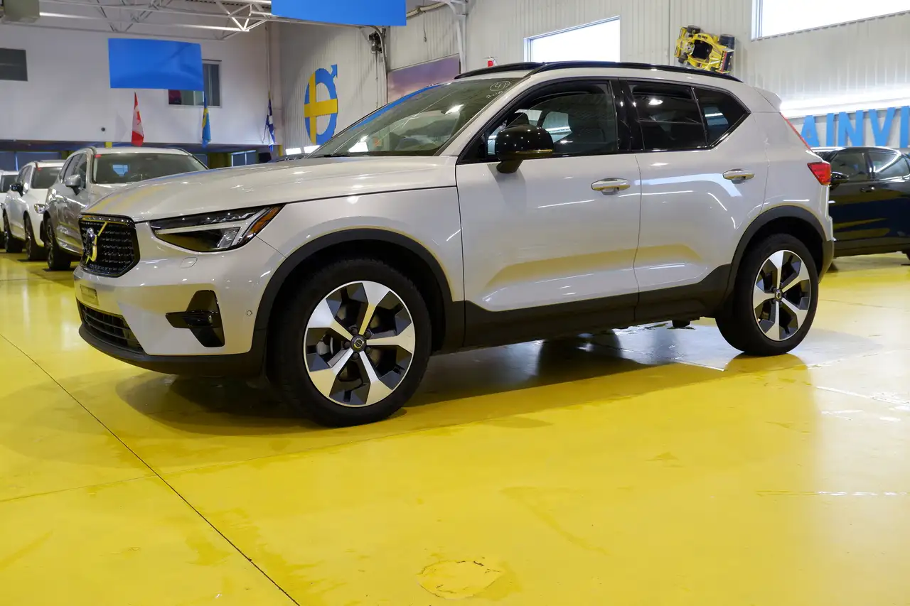2023 Volvo XC40