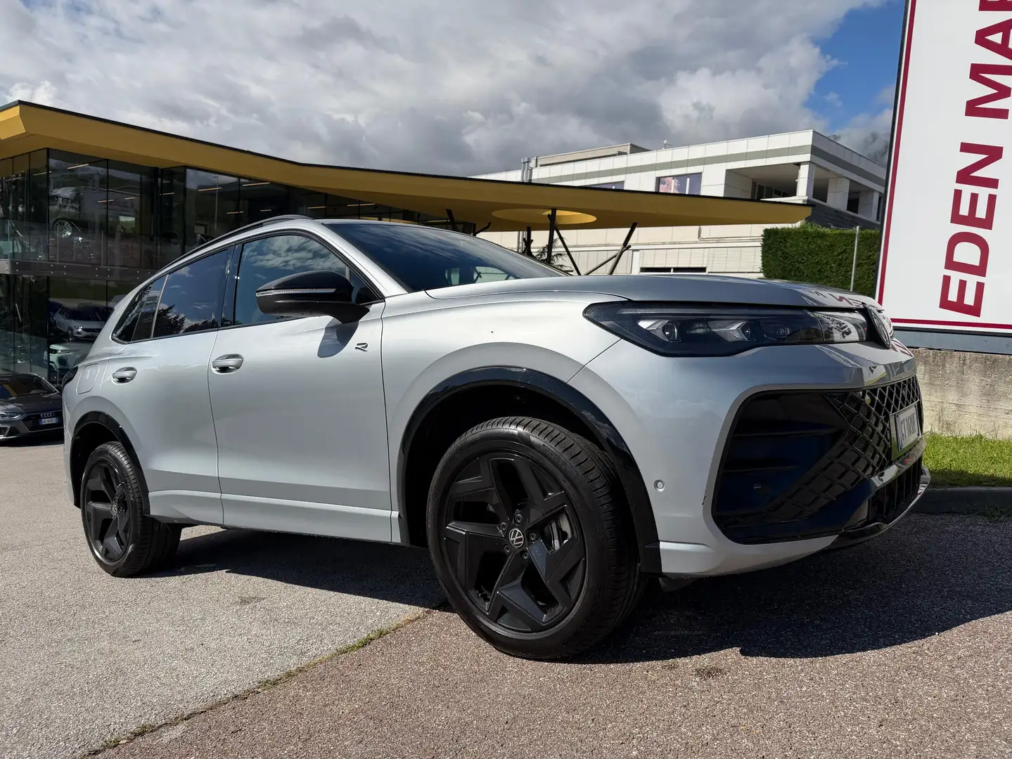 Volkswagen Tiguan Tiguan III 2024 2.0 tdi R-Line 4motion 193cv dsg Silber - 2