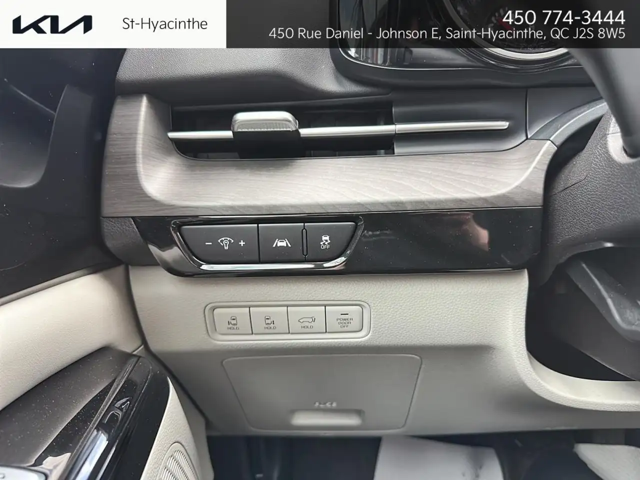 Kia Carnival снимка Kia Carnival