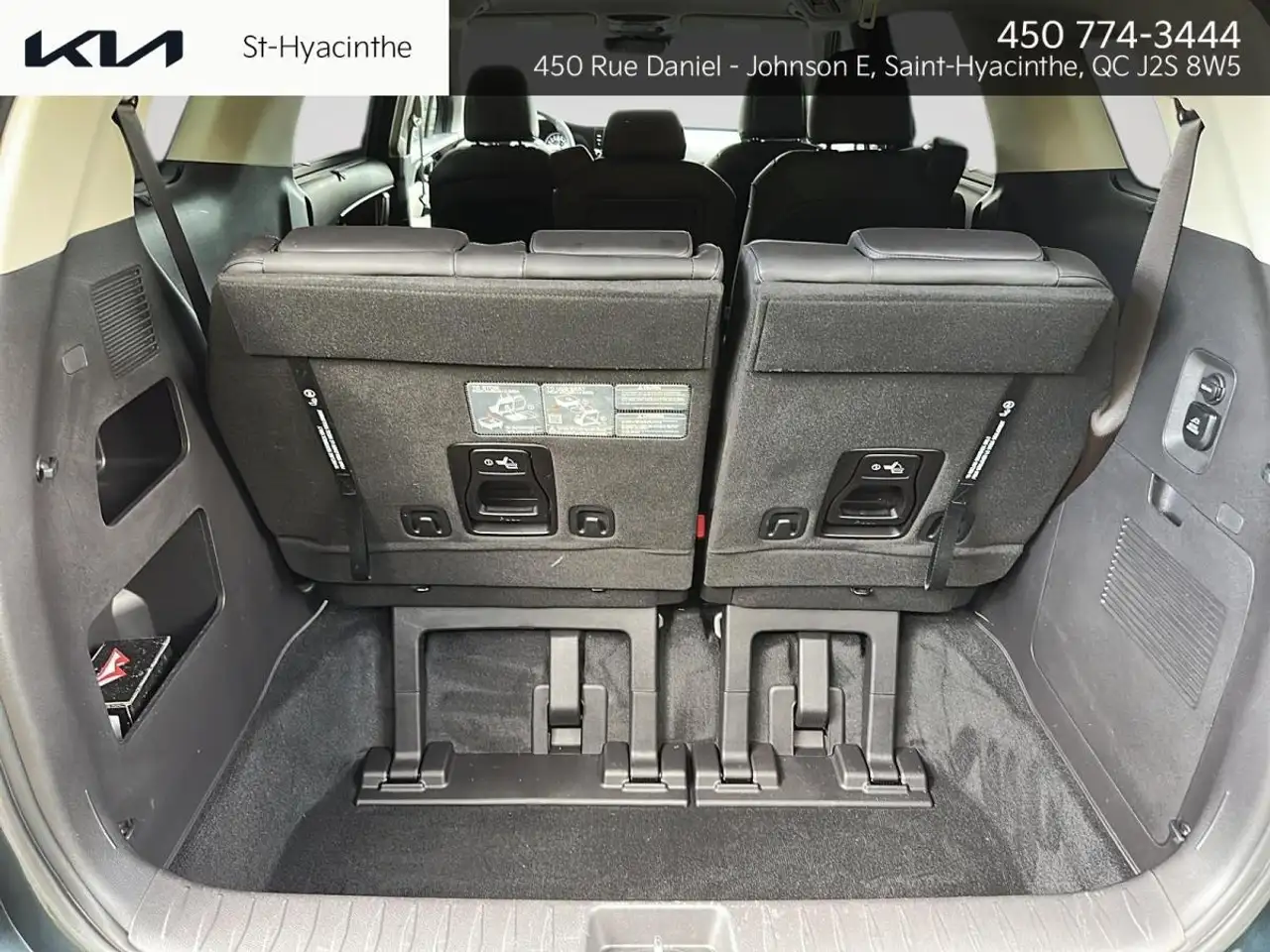 Kia Carnival снимка Kia Carnival