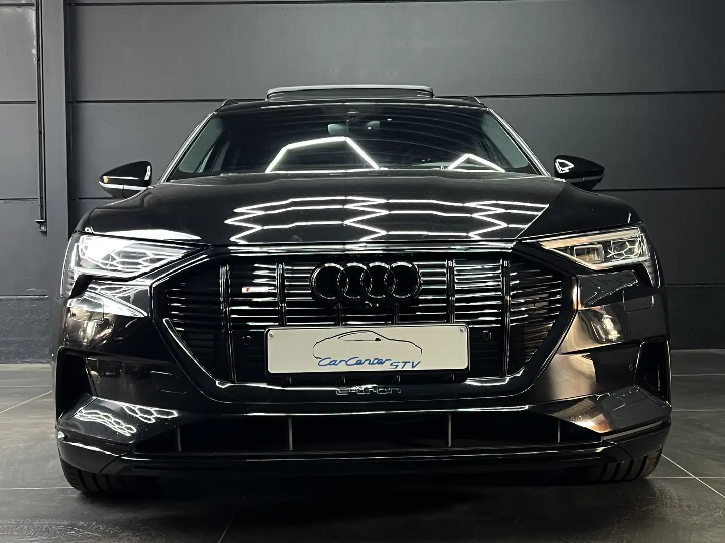 Audi e-tron 55 quattro S line / ALL Black / Pano dak / 360° Zwart - 2