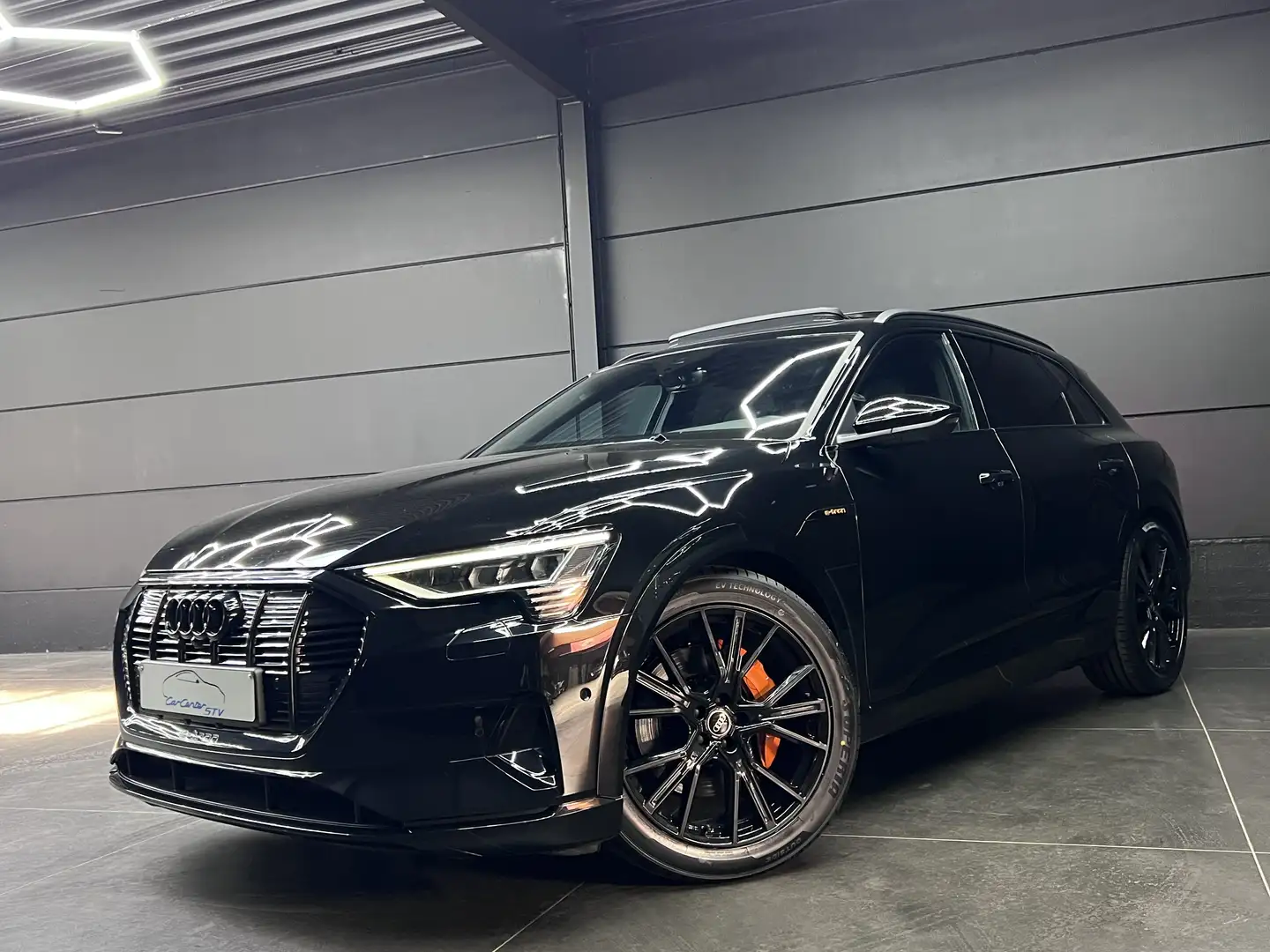 Audi e-tron 55 quattro S line / ALL Black / Pano dak / 360° Zwart - 1