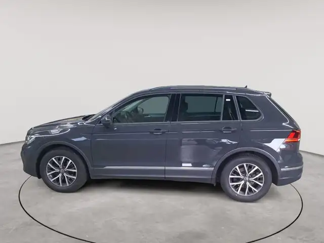 Volkswagen Tiguan view 6