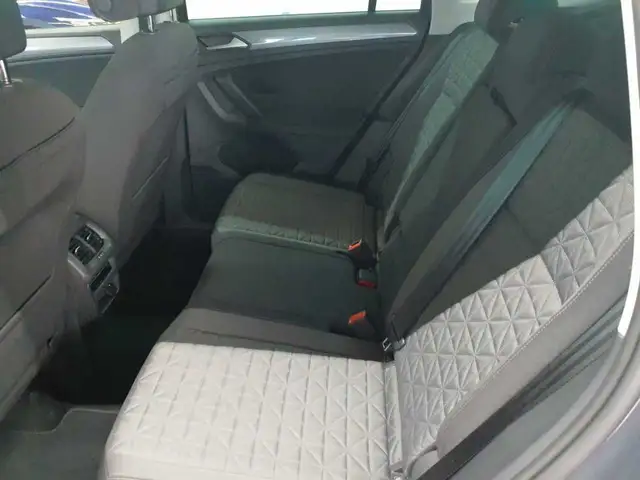 Volkswagen Tiguan view 13