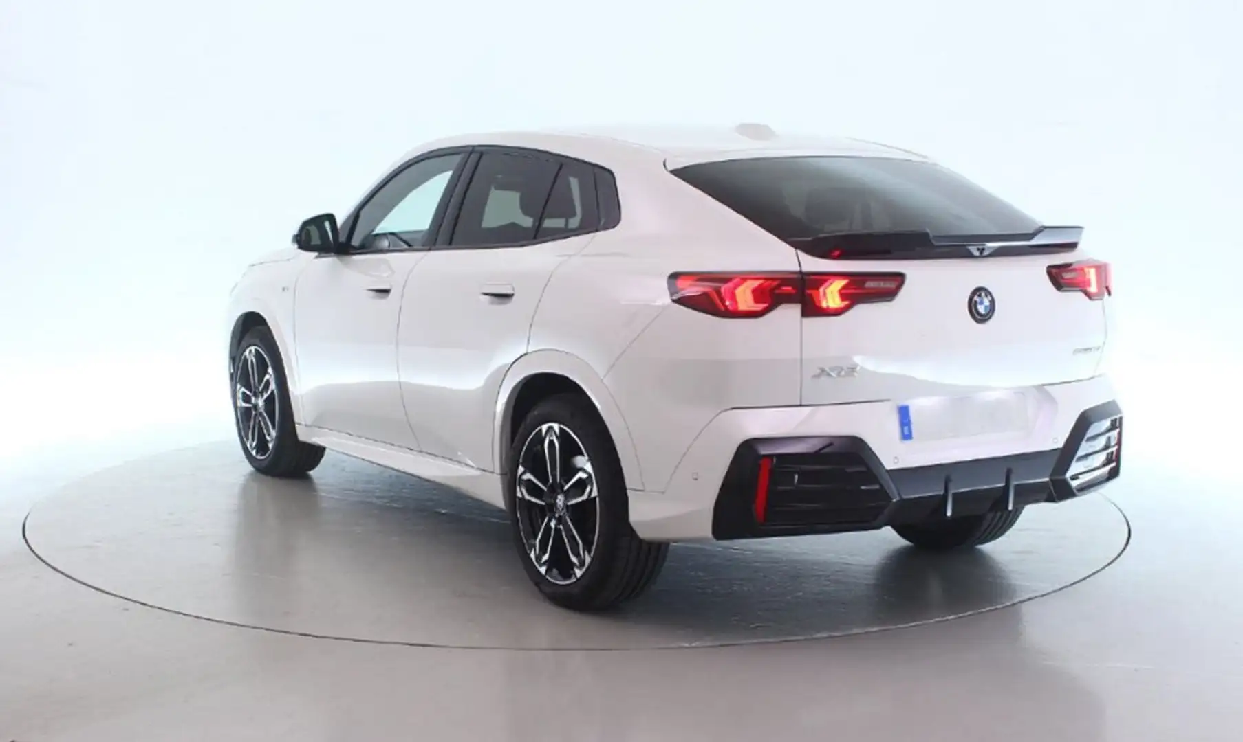 BMW X2 18 d sDrive M Sport Blanc - 2
