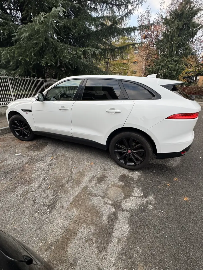 Jaguar F-Pace 2.0d i4 Prestige 180cv auto my18 - 1