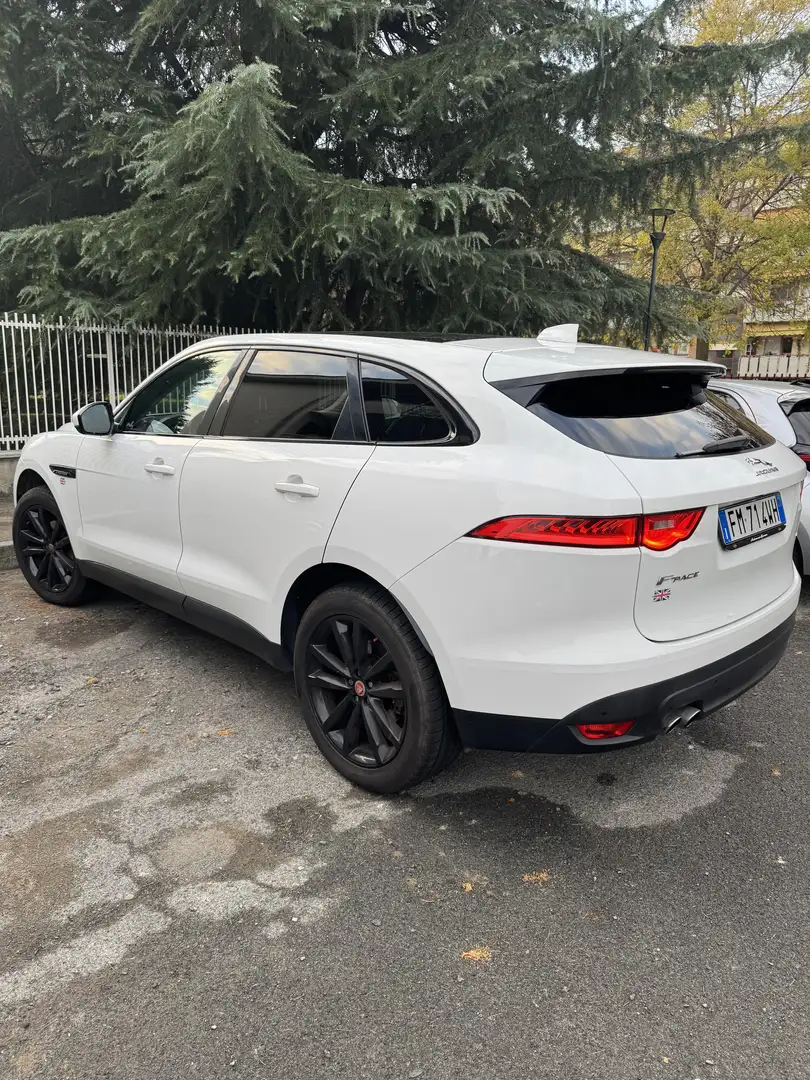 Jaguar F-Pace 2.0d i4 Prestige 180cv auto my18 - 2
