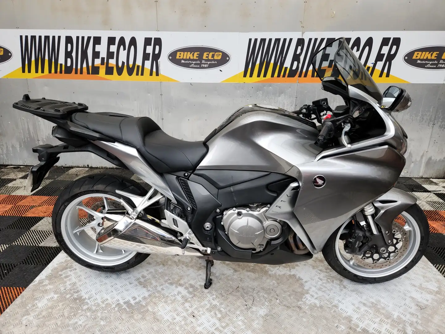 Honda VFR 1200 Gri - 1