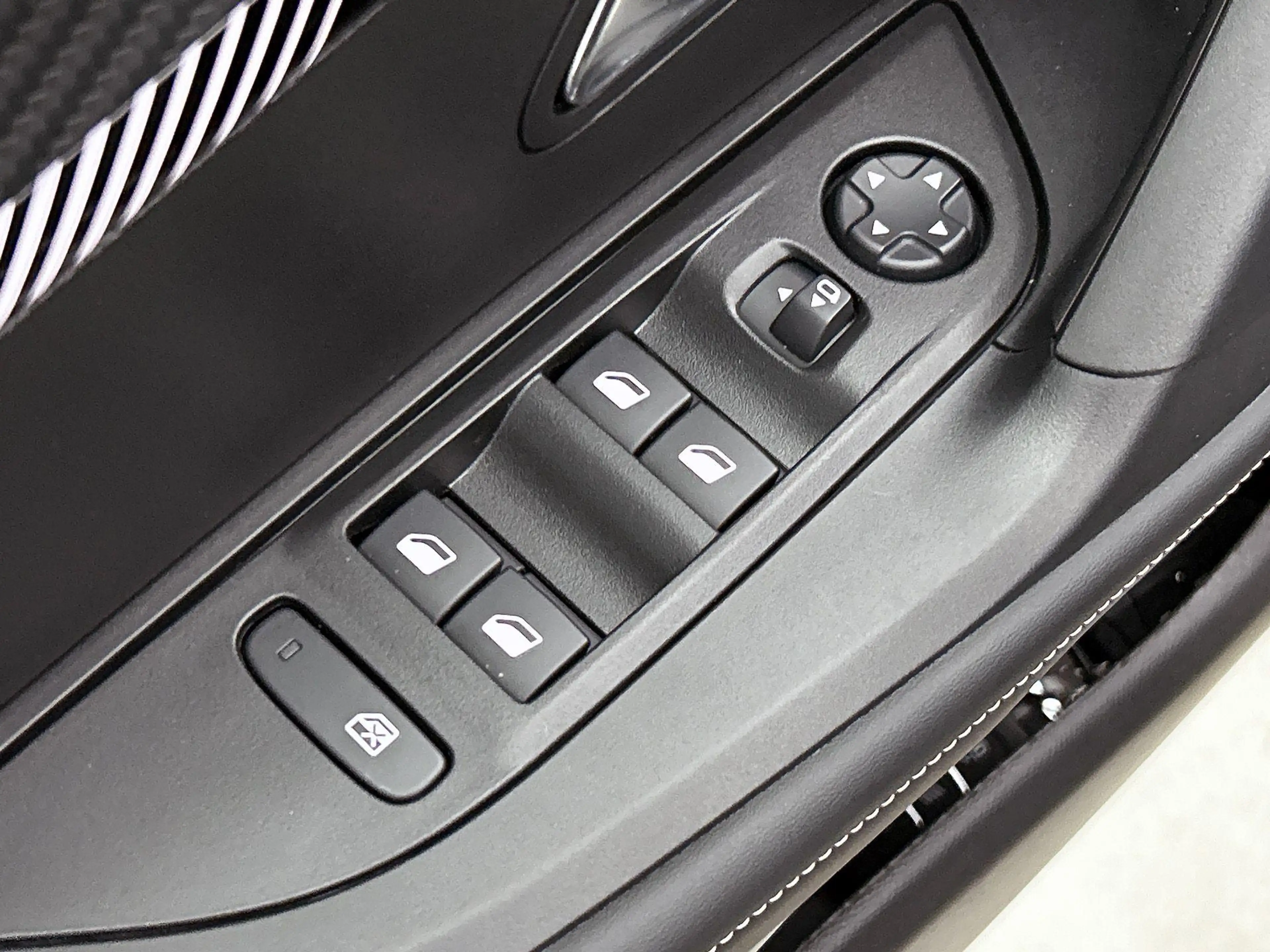 Peugeot e-2008 EV Allure Avantage 54 kWh | 1ste Eigenaar | Accu 9 — photo 15