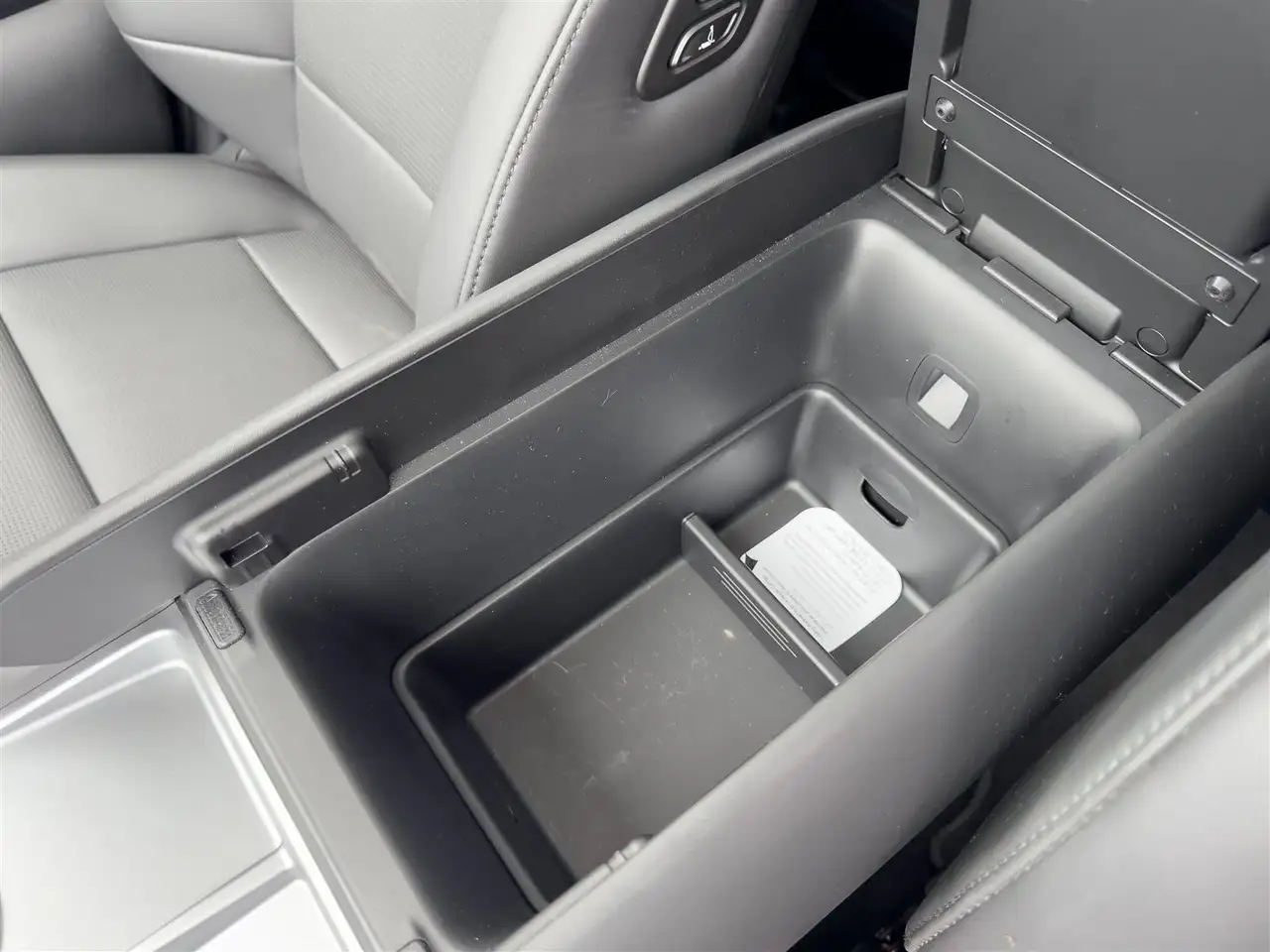Hyundai IONIQ снимка Hyundai IONIQ