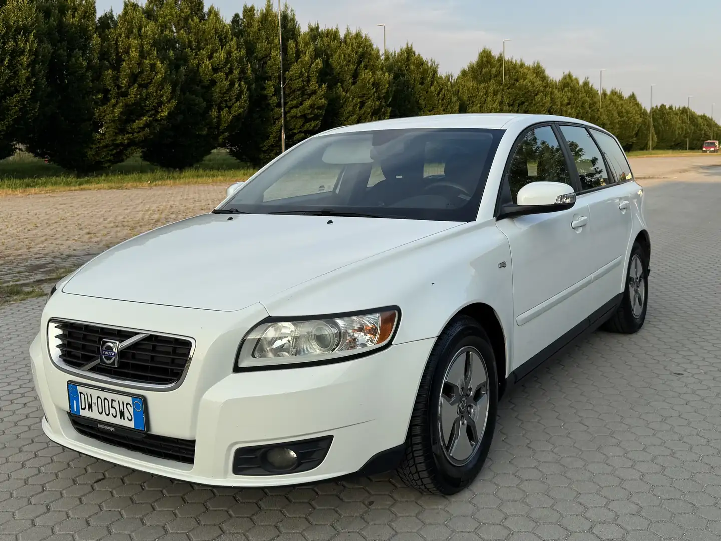 Volvo V50 1.6d drive R-design - 1