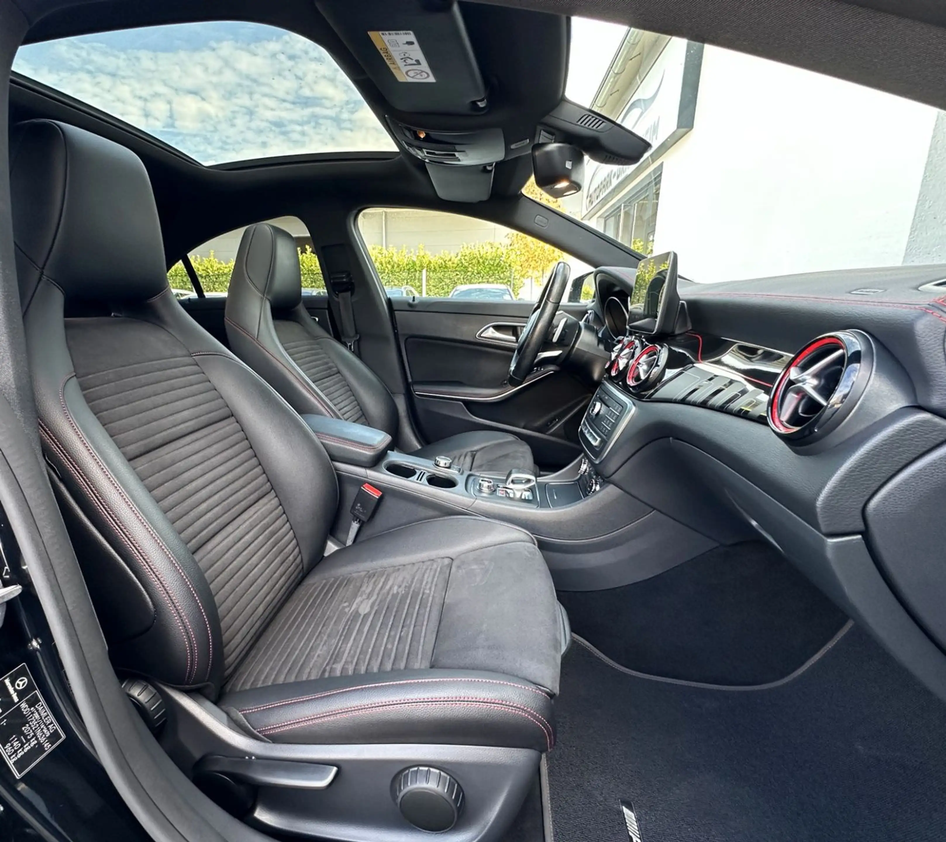 Mercedes-Benz CLA 45 AMG 4Matic*PANO*CARBON*NAVI*KAMERA — photo 6