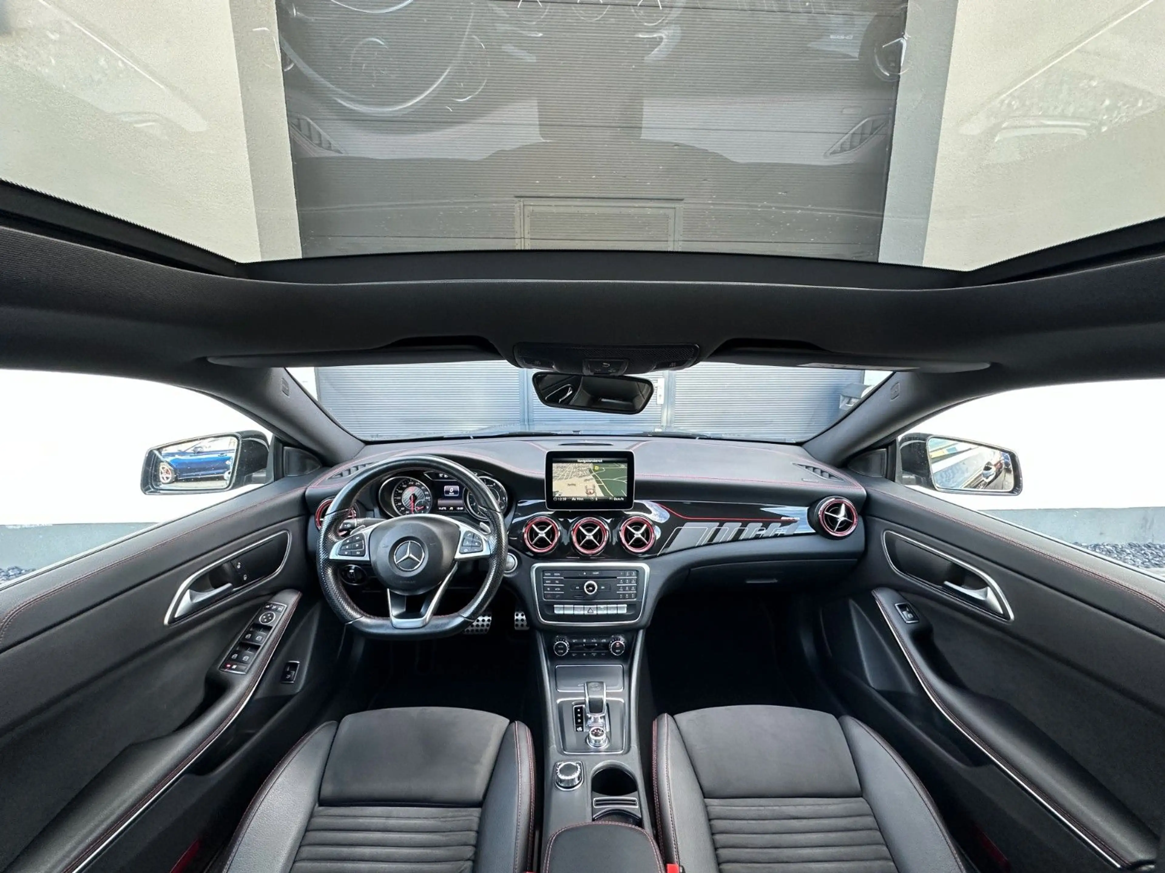 Mercedes-Benz CLA 45 AMG 4Matic*PANO*CARBON*NAVI*KAMERA — photo 3
