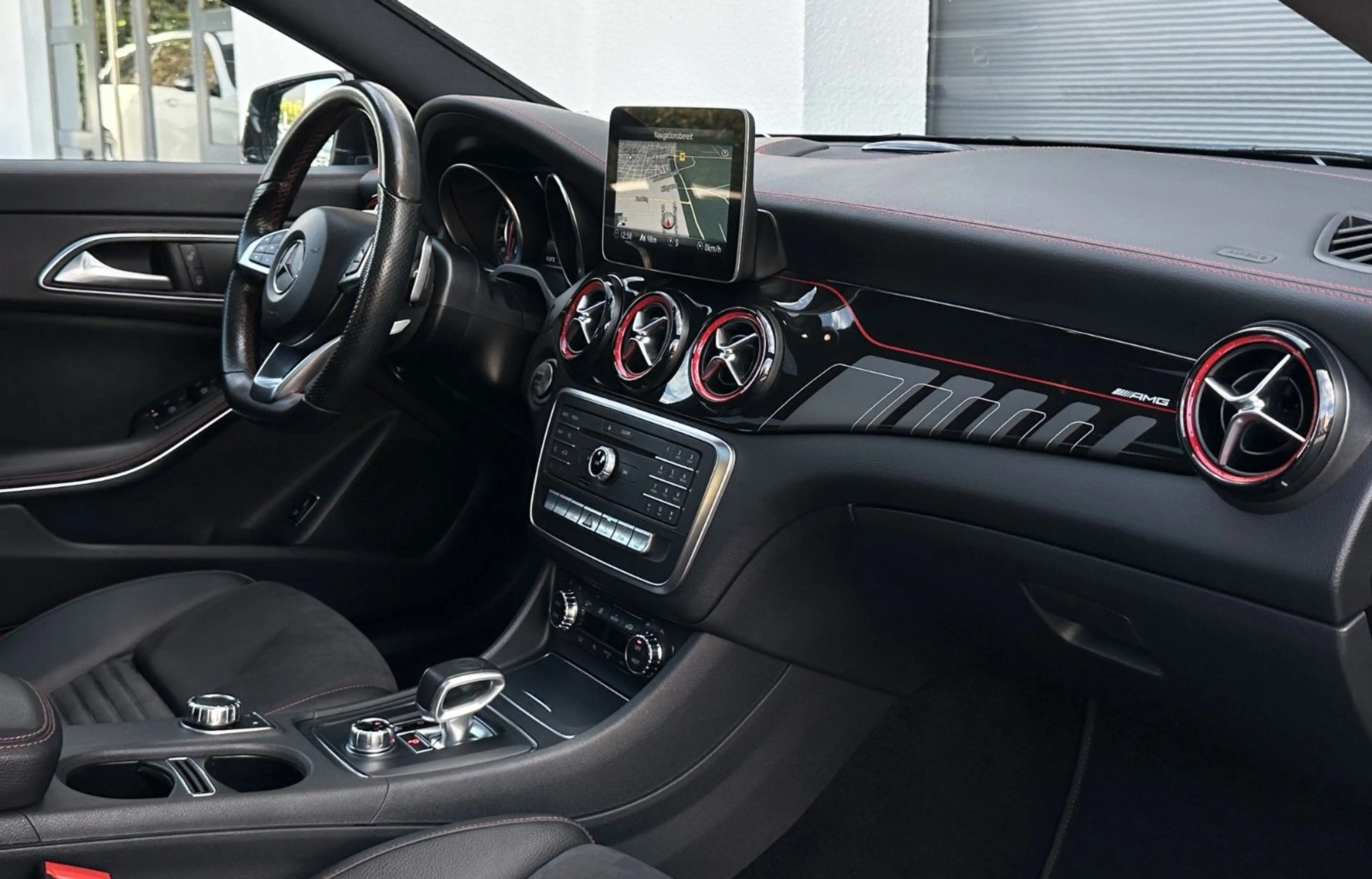 Mercedes-Benz CLA 45 AMG 4Matic*PANO*CARBON*NAVI*KAMERA — photo 12