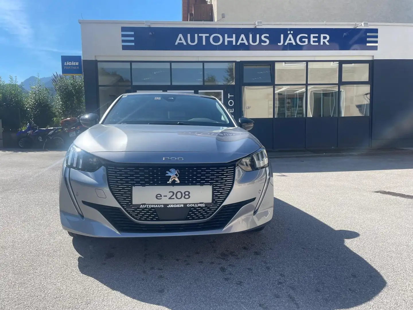 Peugeot 208 e-208 50kWh GT Pack GT Pack Grau - 1