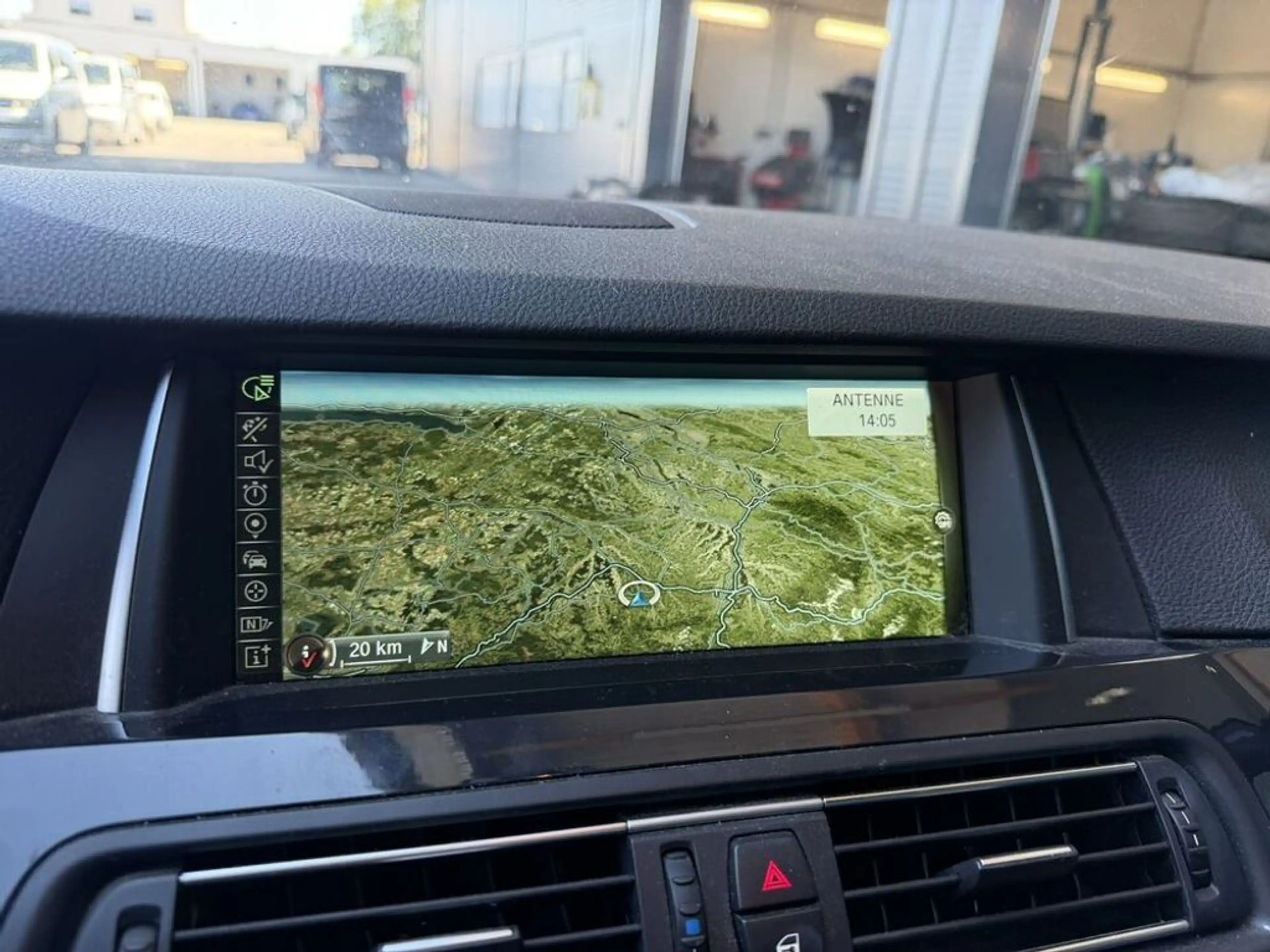 BMW 525 d xDrive M-Paket — photo 11