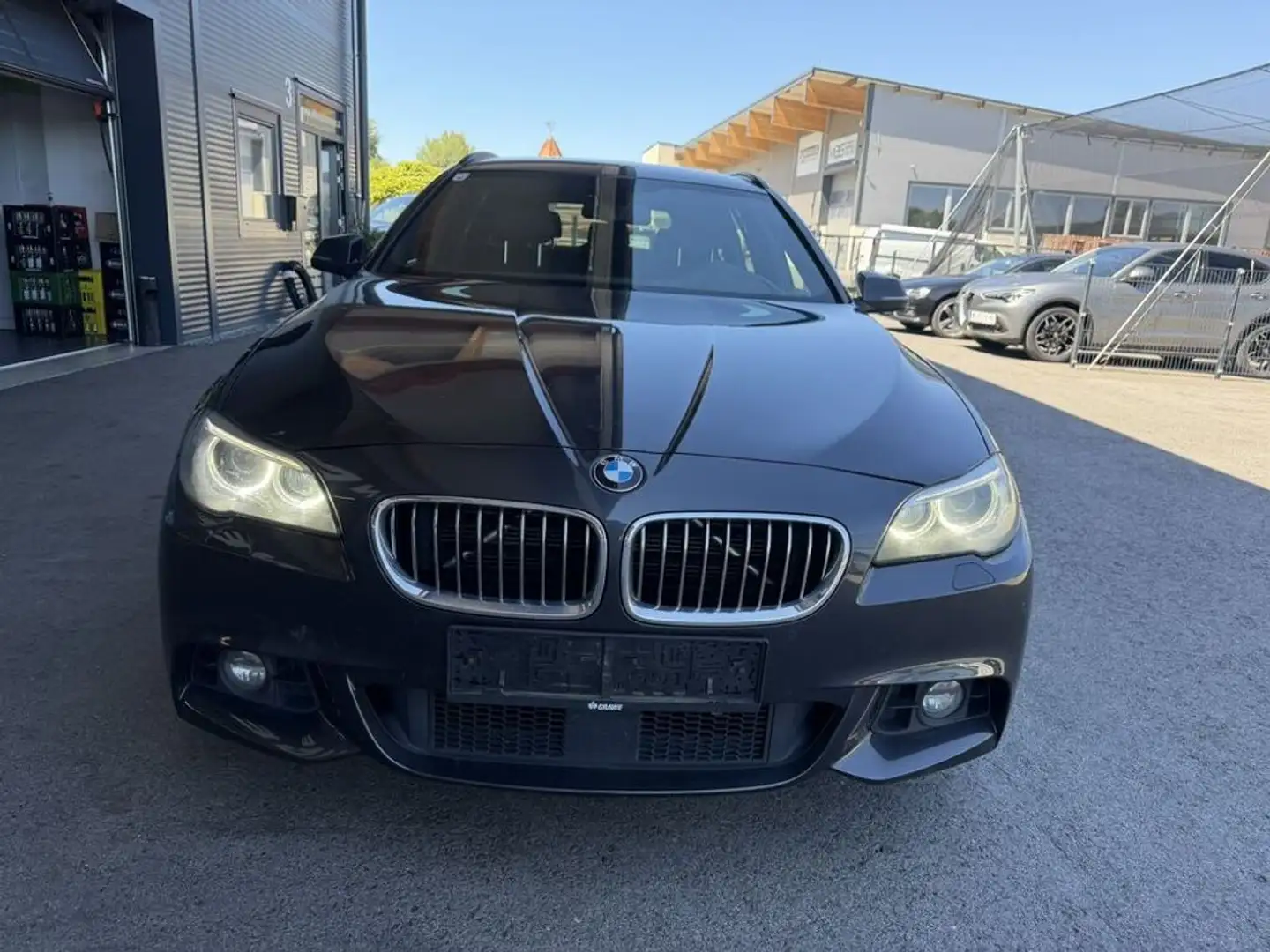 BMW 525 d xDrive M-Paket Grau - 2