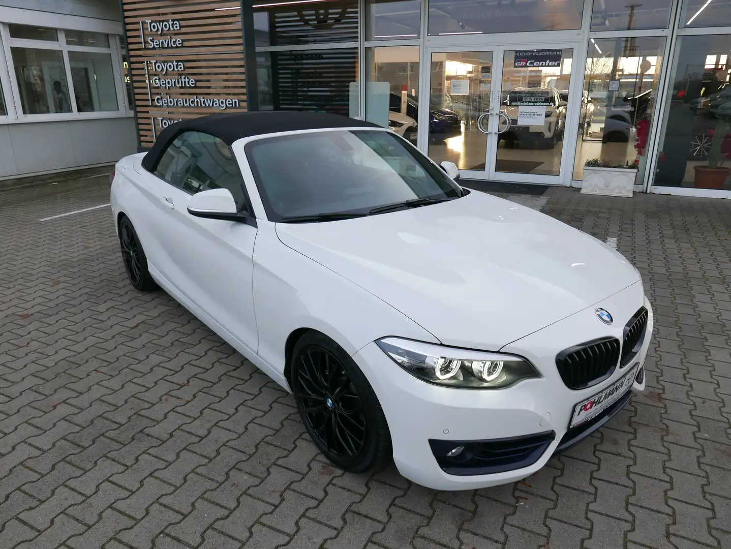 BMW 218 -i Cabrio Sport Line AT*LED*SH*PDC*NAVI Weiß - 2