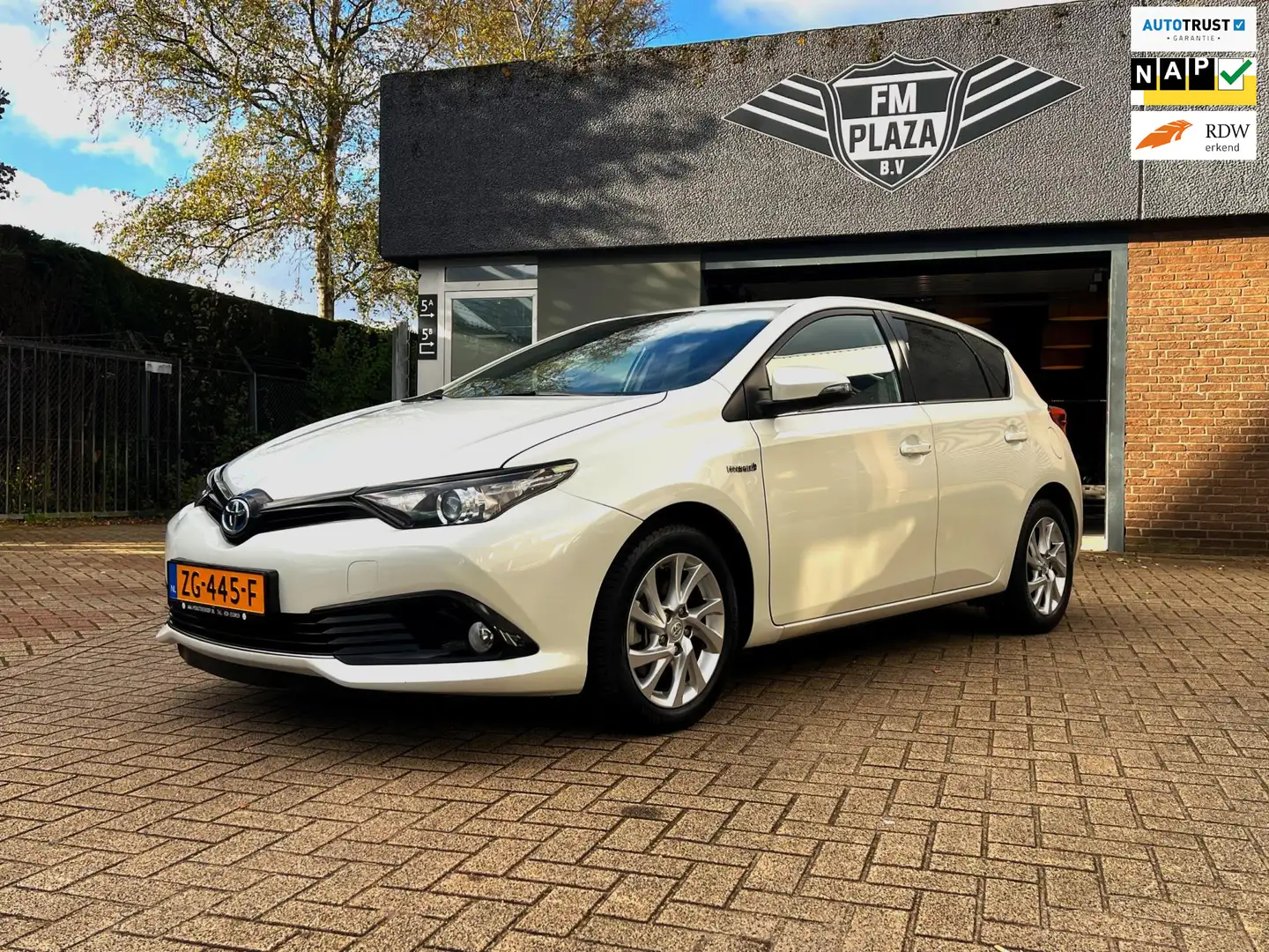 Toyota Auris 1.8 Hybrid Energy Plus_Parel_Camera_Navi_Bots sens Wit - 1