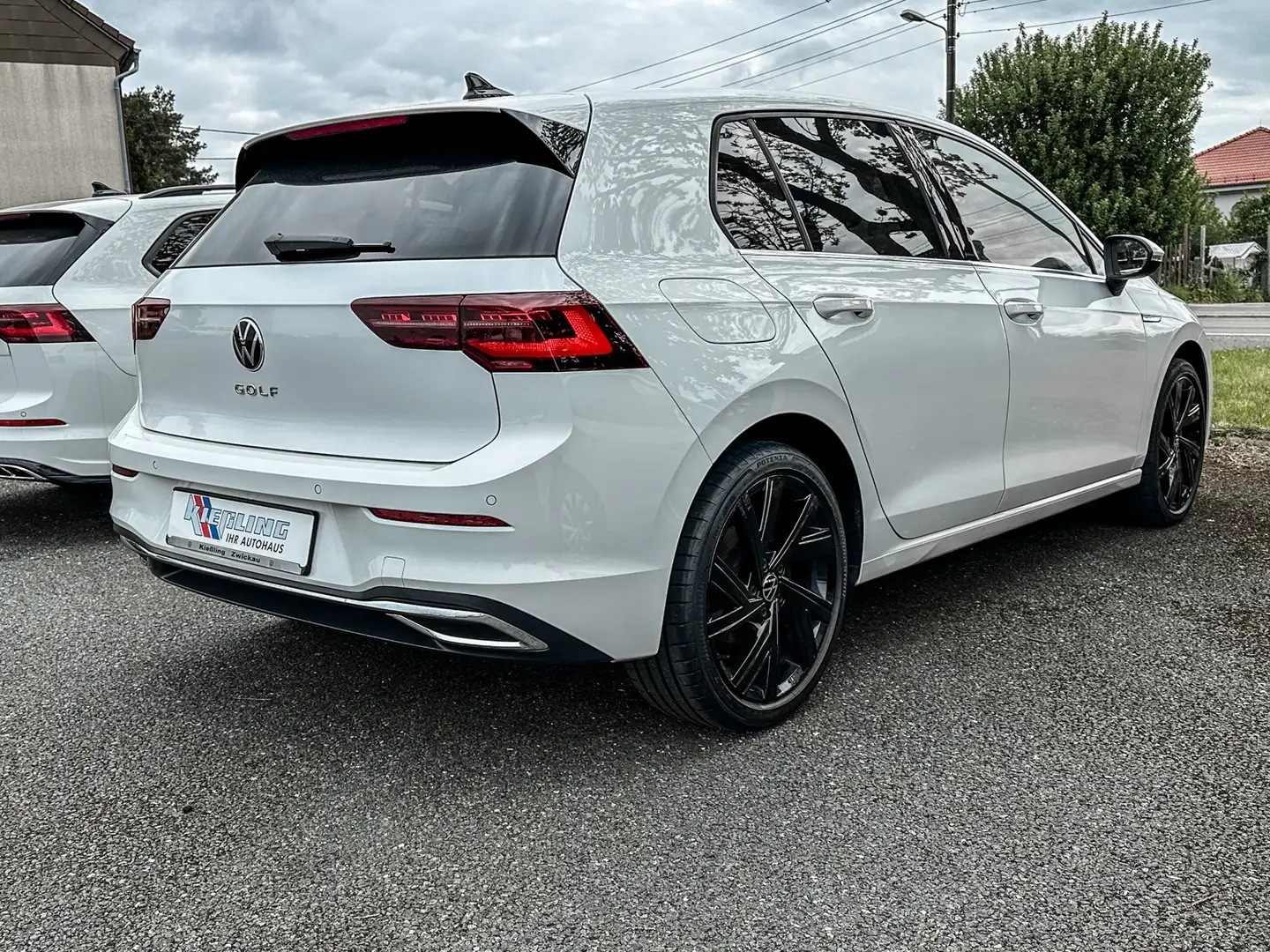 Volkswagen Golf VIII Lim. Style KLIMA LED NAVI ALU Weiß - 2