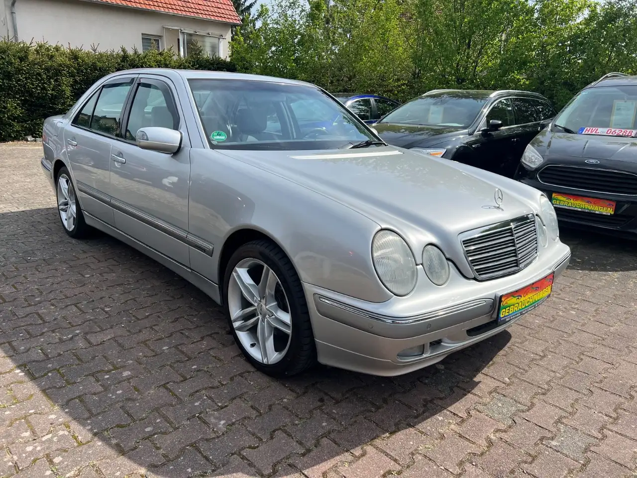 Mercedes-Benz E 240
