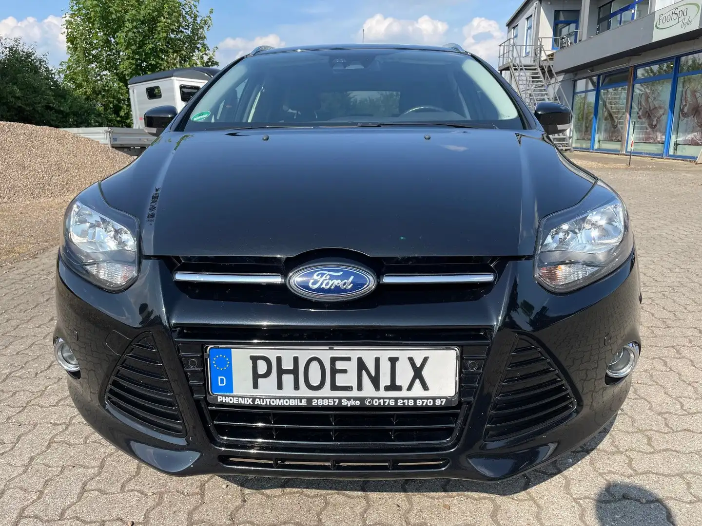 Ford Focus TurnierTitanium,PDC,SHZ,AHK,Tempo,Navi, Schwarz - 2