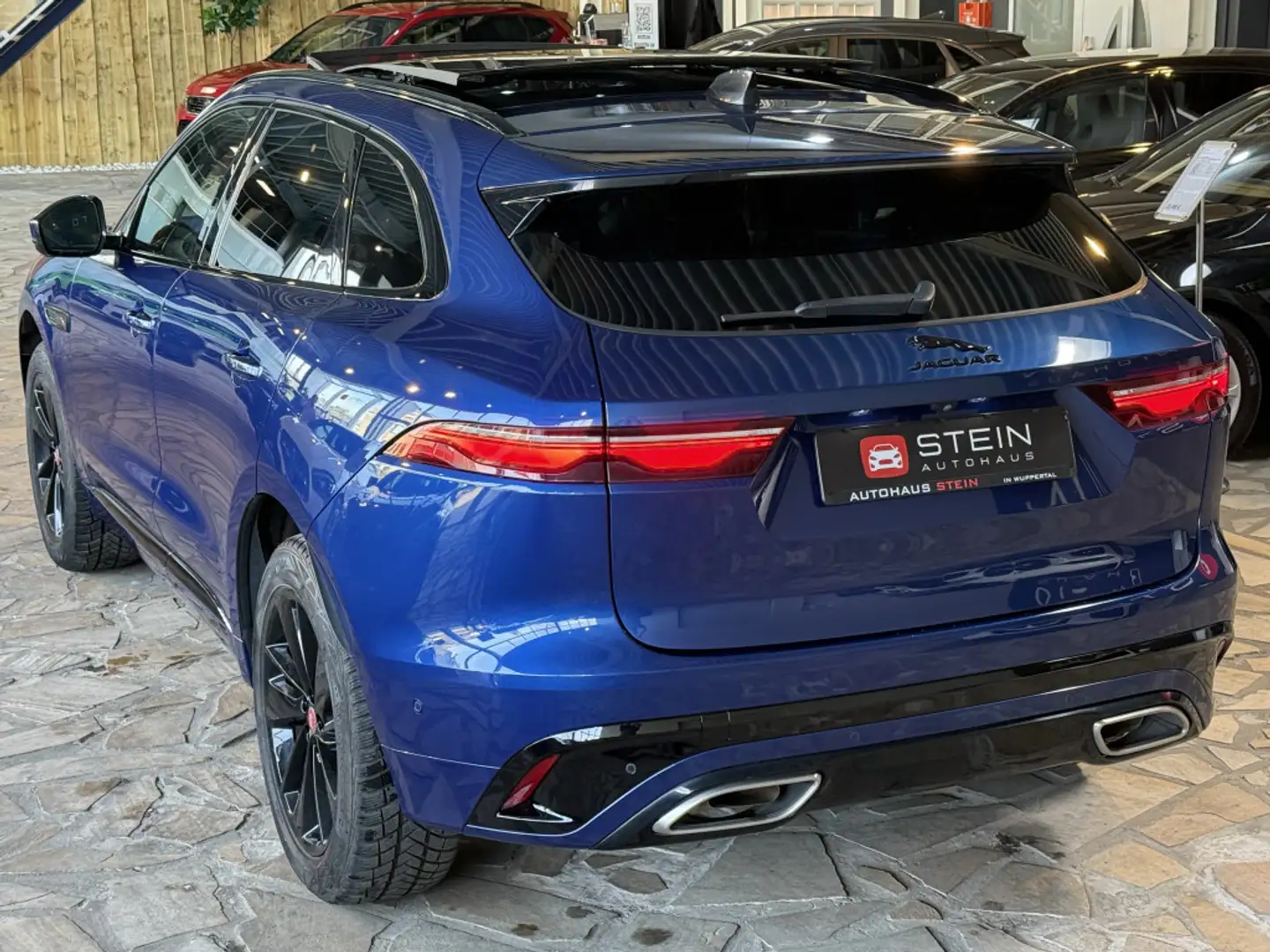 Jaguar F-Pace D300 R-Dynamic  Pano  AHK  Sitzbelüftung Blau - 2