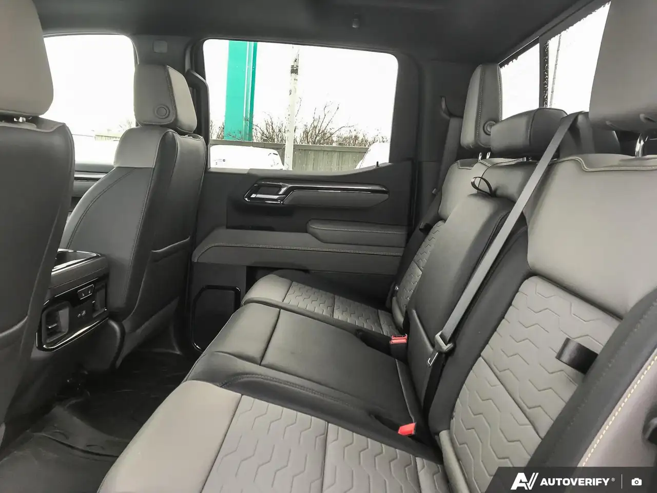 Chevrolet Silverado 1500 снимка Chevrolet Silverado 1500