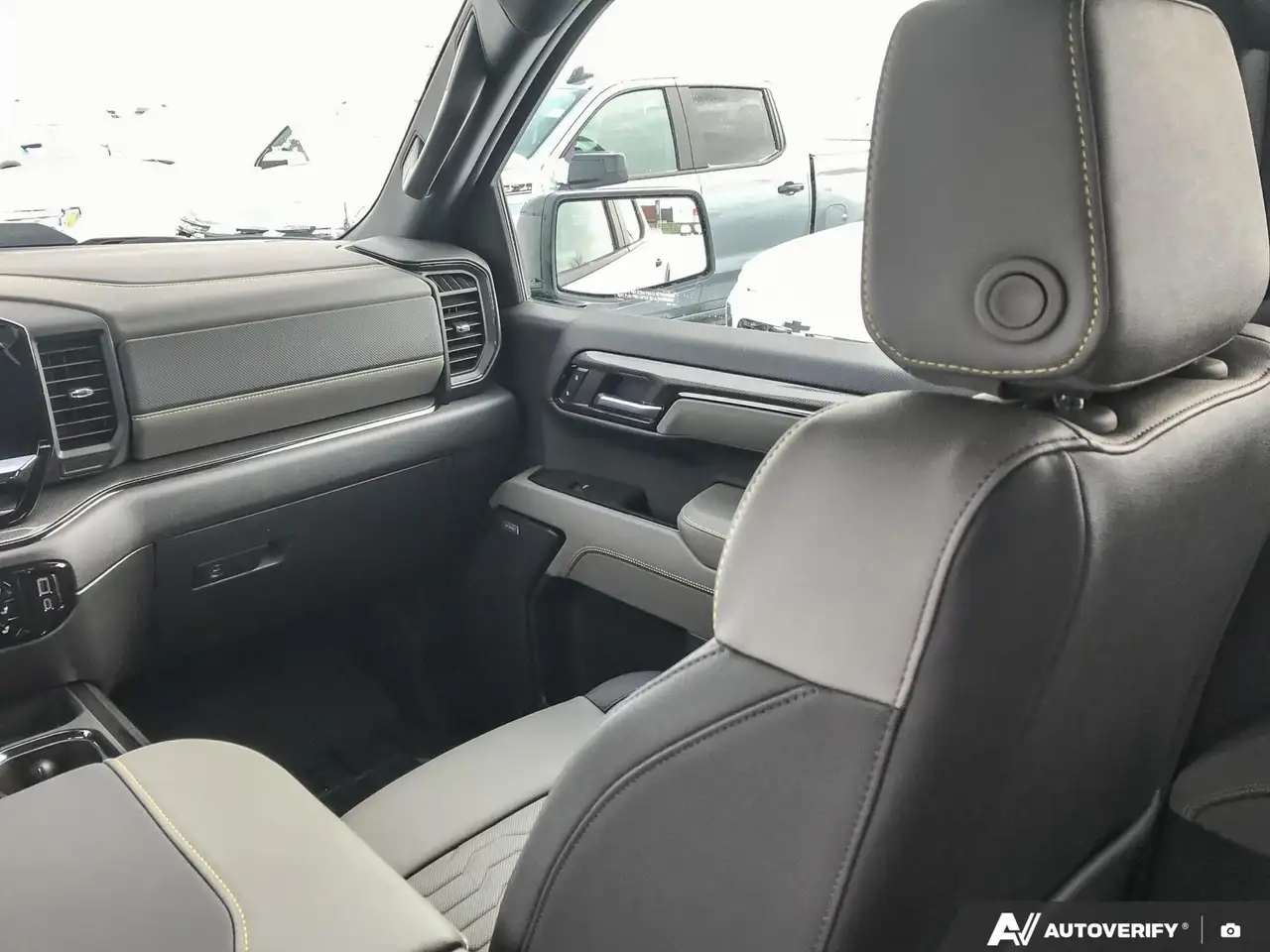 Chevrolet Silverado 1500 снимка Chevrolet Silverado 1500