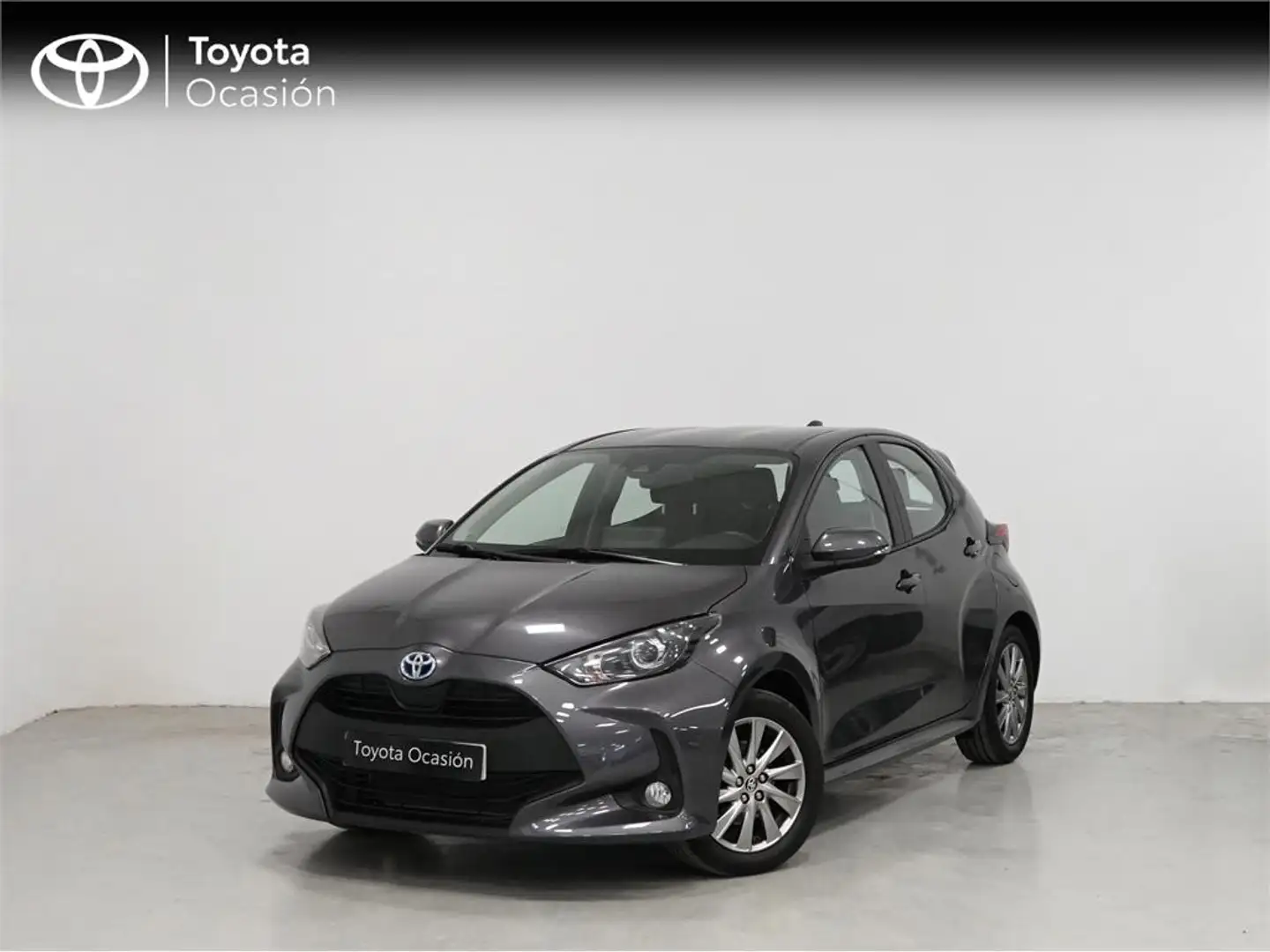 Toyota Yaris 5 Puertas Active Tech 120H Automático (e-CVT) Šedá - 1