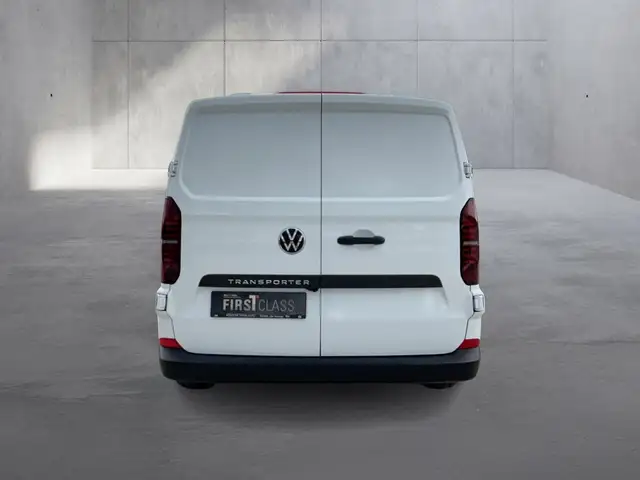 Volkswagen Transporter view 4