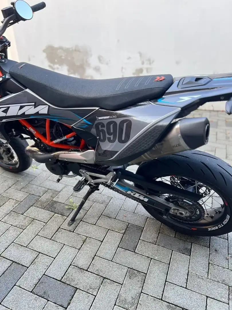 KTM 690 SMC R Zwart - 2
