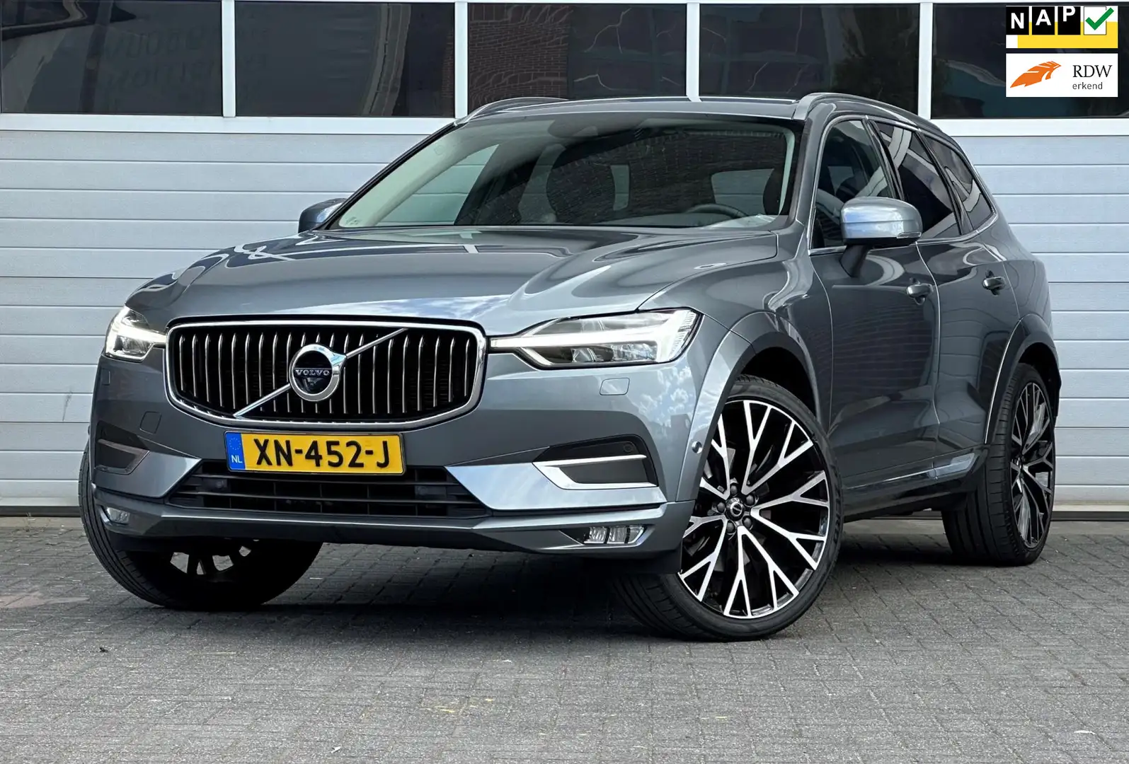 Volvo XC60 2.0 D4 AWD Inscription ACC Bowers&Wilkins 22 inch Gris - 1