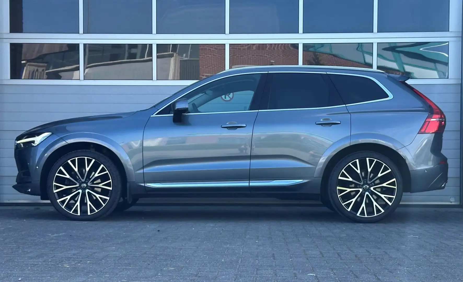 Volvo XC60 2.0 D4 AWD Inscription ACC Bowers&Wilkins 22 inch Gris - 2