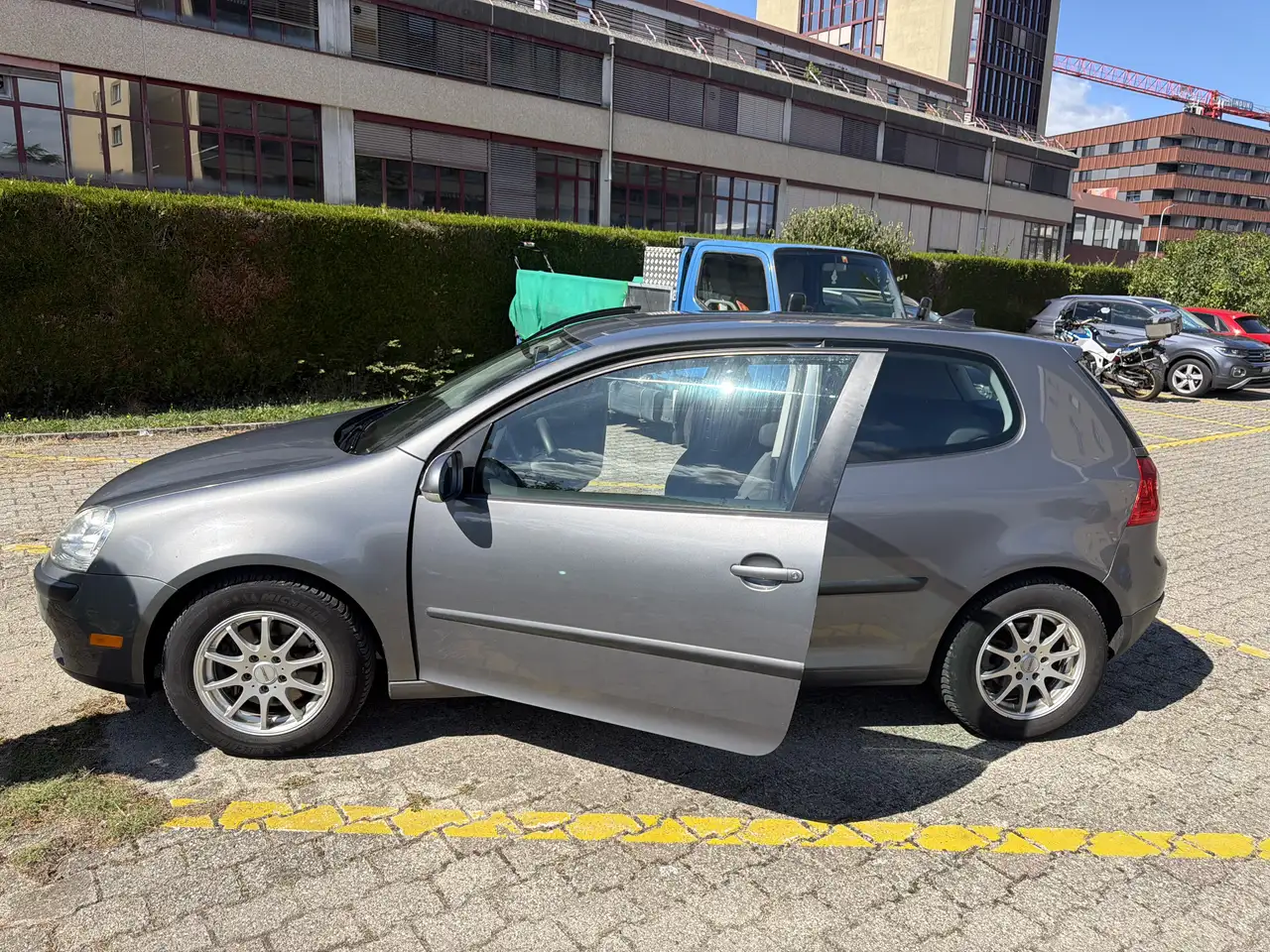 Volkswagen Golf Standard Model — photo 2
