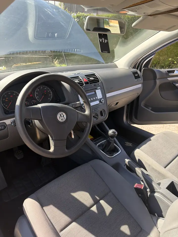 Volkswagen Golf Standard Model — photo 4